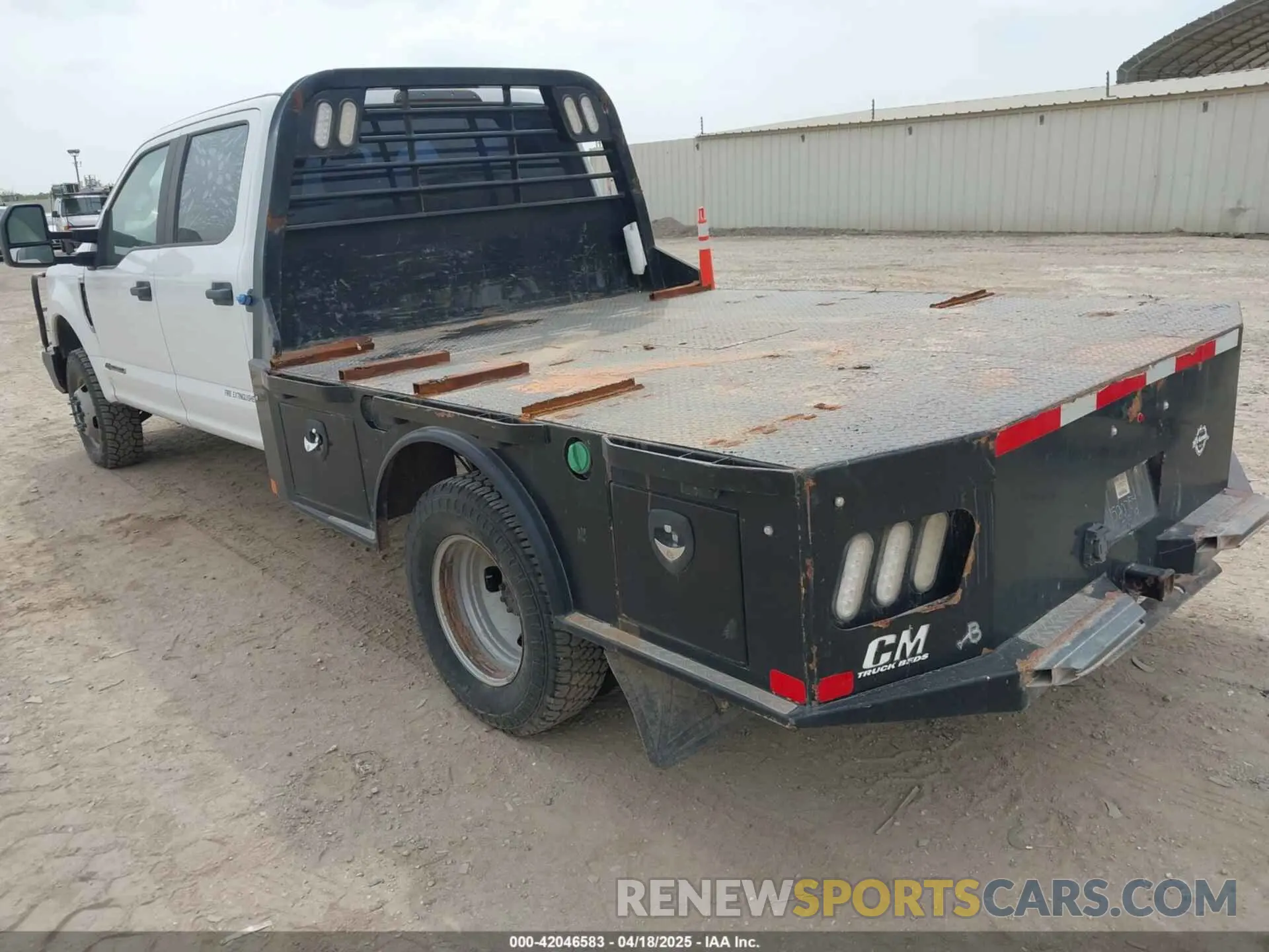3 Photograph of a damaged car 1FD8W3HT4KEG56933 FORD F-350 CHASSIS 2019