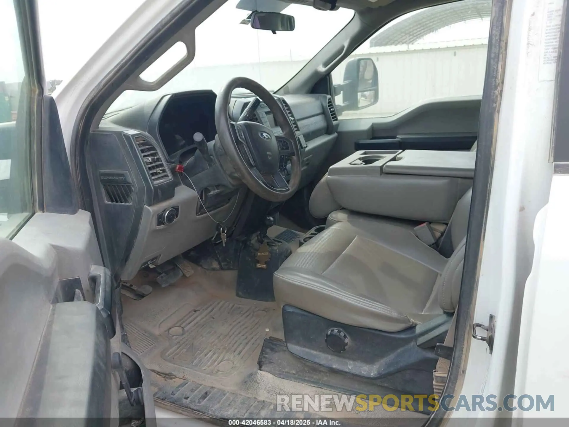6 Photograph of a damaged car 1FD8W3HT4KEG56933 FORD F-350 CHASSIS 2019