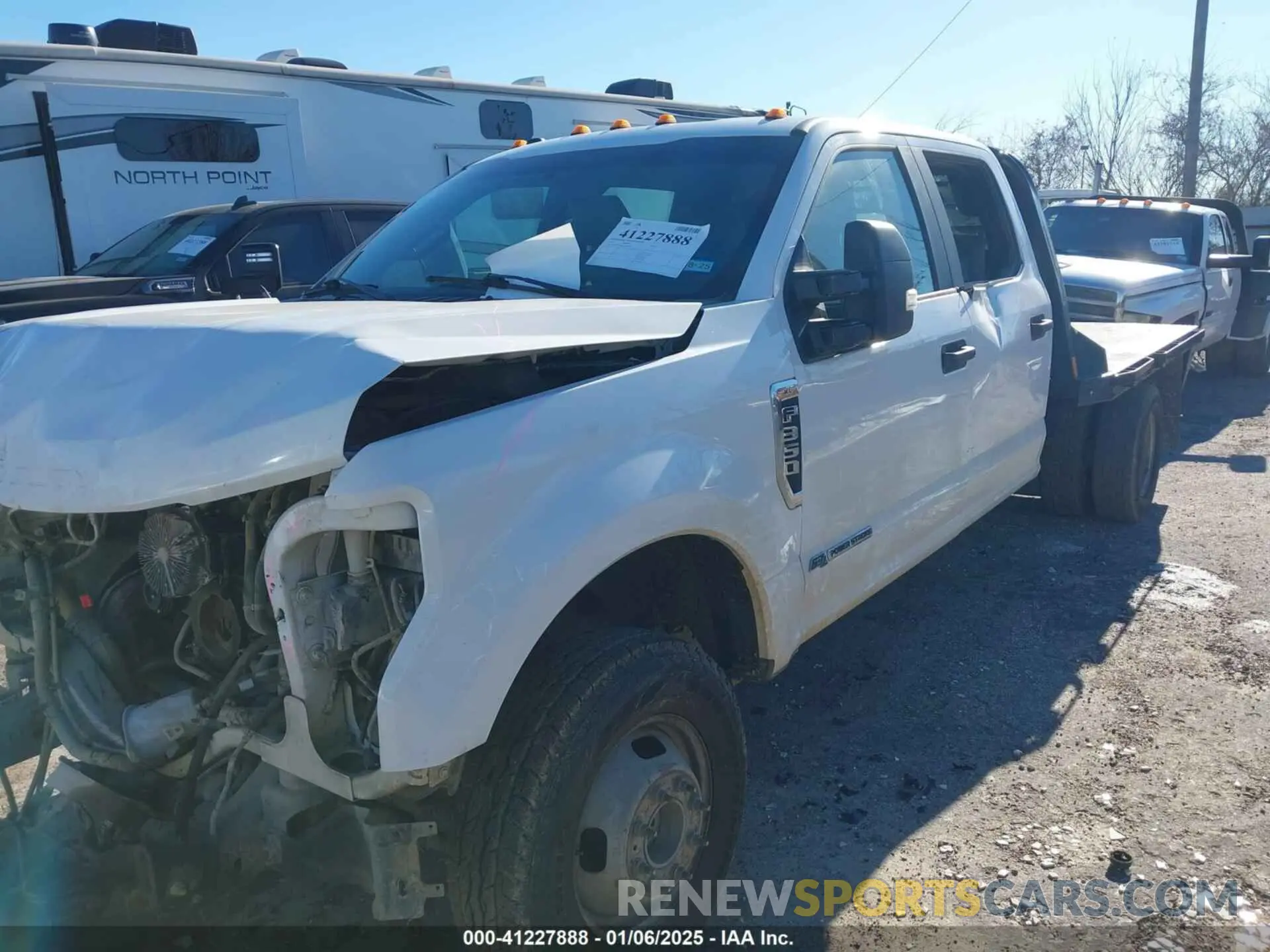 14 Photograph of a damaged car 1FD8W3HT6KEE14466 FORD F-350 CHASSIS 2019