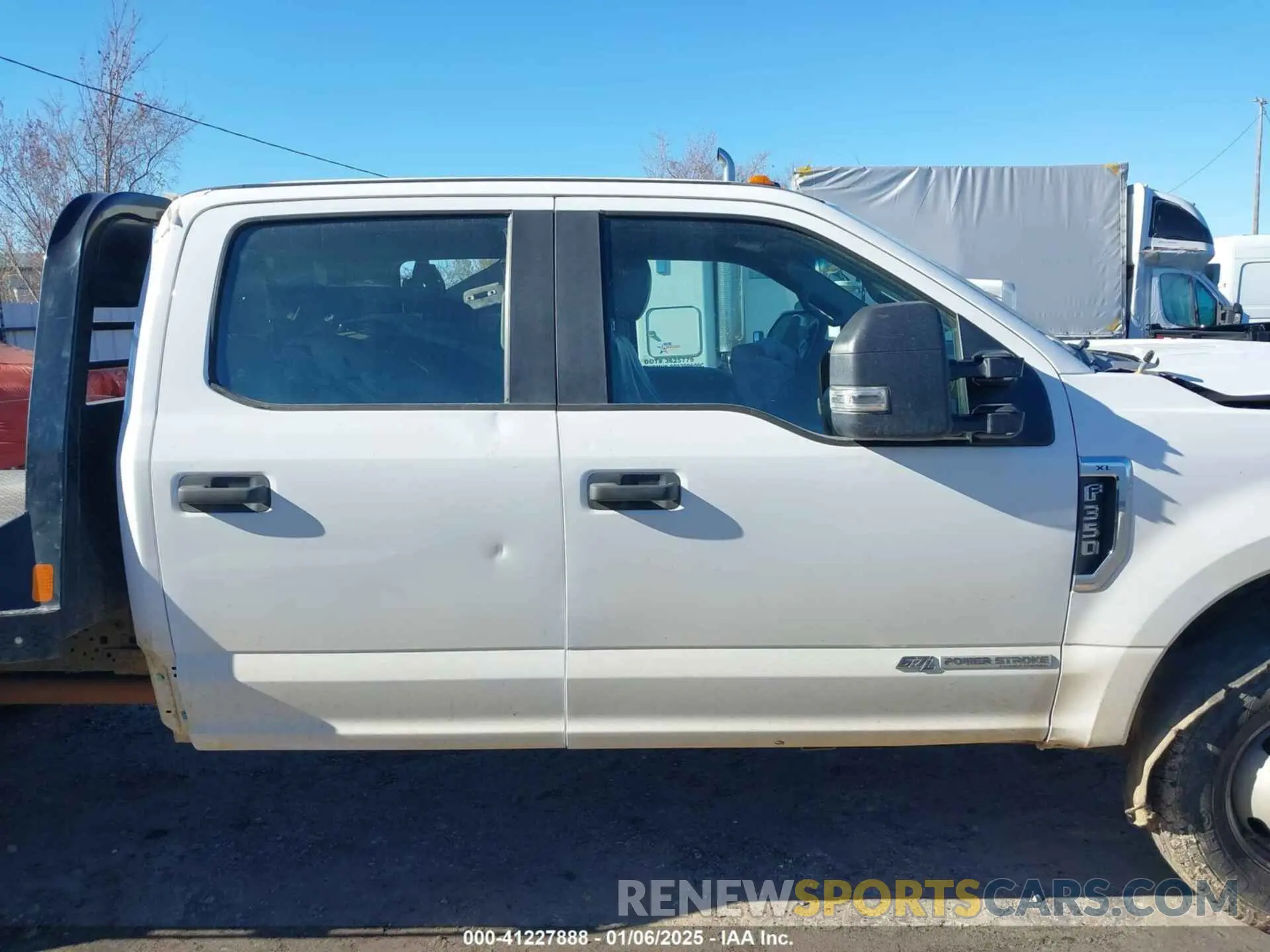 16 Photograph of a damaged car 1FD8W3HT6KEE14466 FORD F-350 CHASSIS 2019