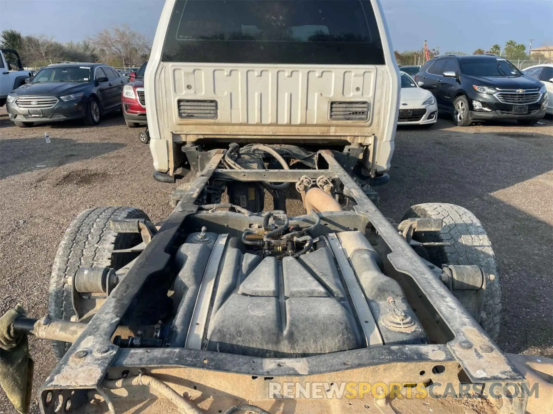 24 Photograph of a damaged car 1FD8W3HT7KEE97440 FORD F-350 CHASSIS 2019