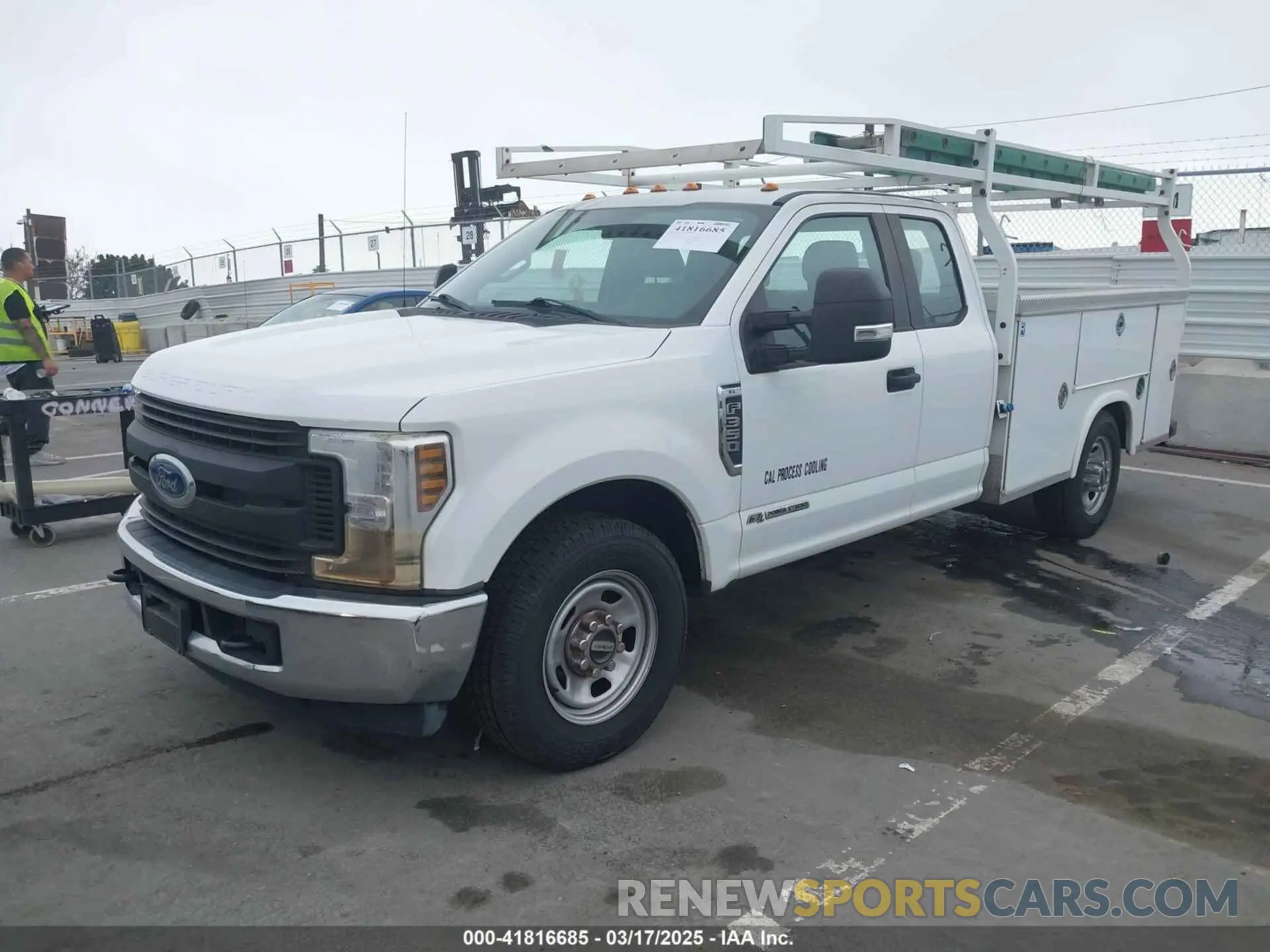 2 Photograph of a damaged car 1FD8X3ET7KED48298 FORD F-350 CHASSIS 2019