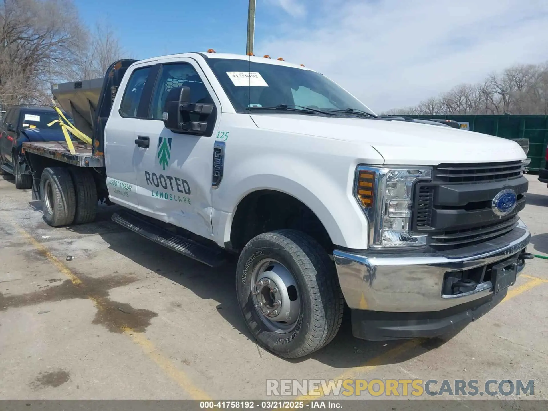 1 Фотография поврежденного автомобиля 1FD8X3H62KEE03133 FORD F-350 CHASSIS 2019