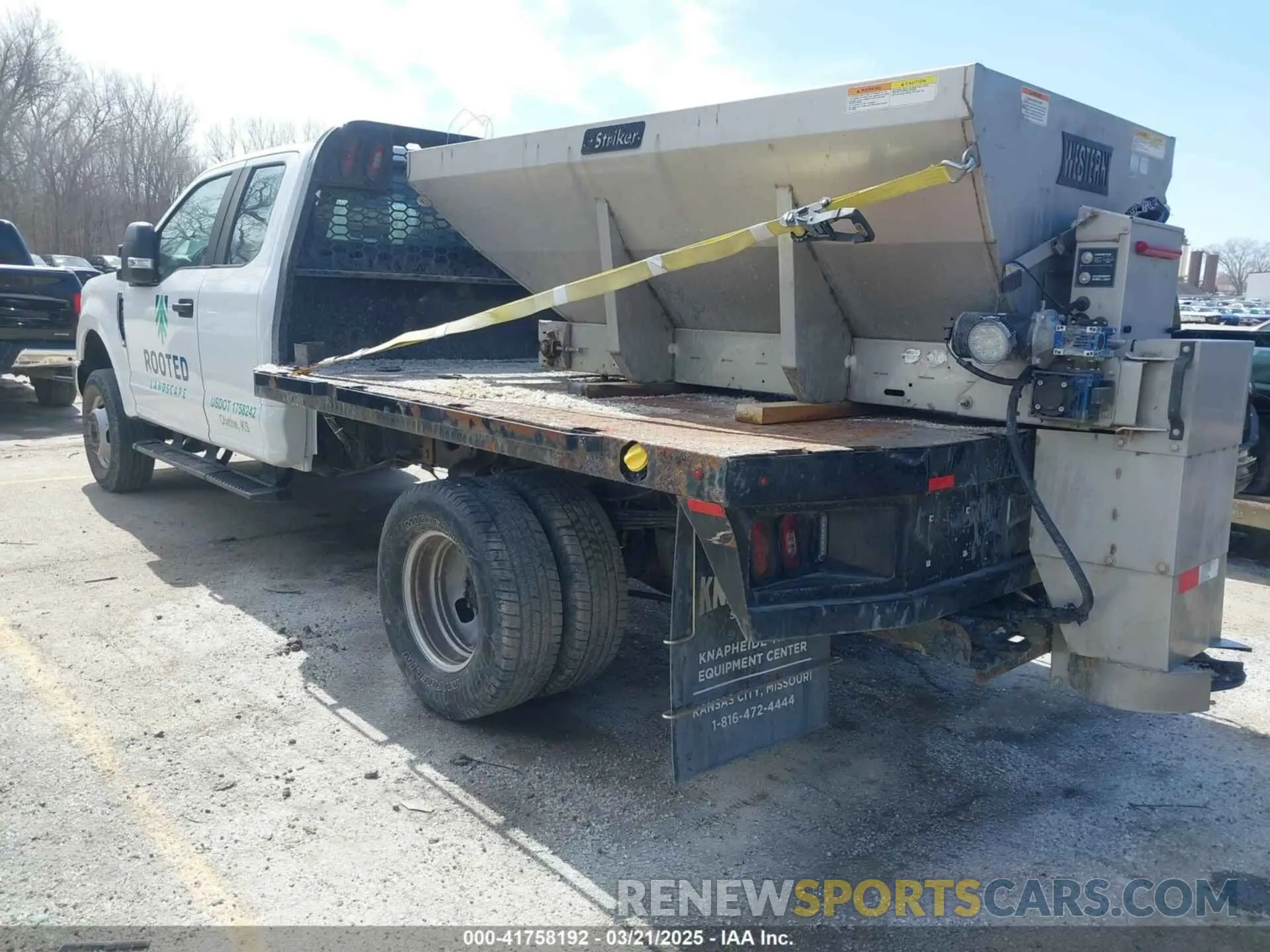3 Фотография поврежденного автомобиля 1FD8X3H62KEE03133 FORD F-350 CHASSIS 2019
