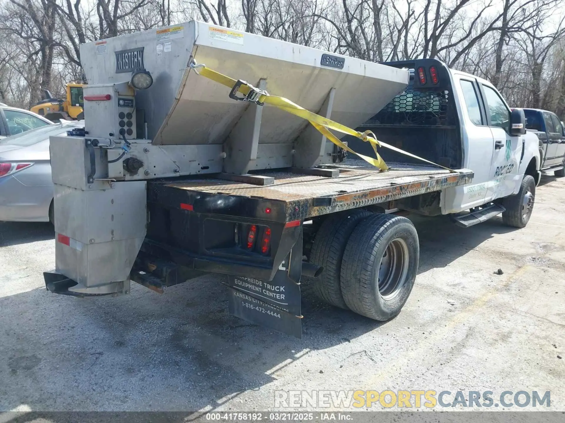 4 Фотография поврежденного автомобиля 1FD8X3H62KEE03133 FORD F-350 CHASSIS 2019