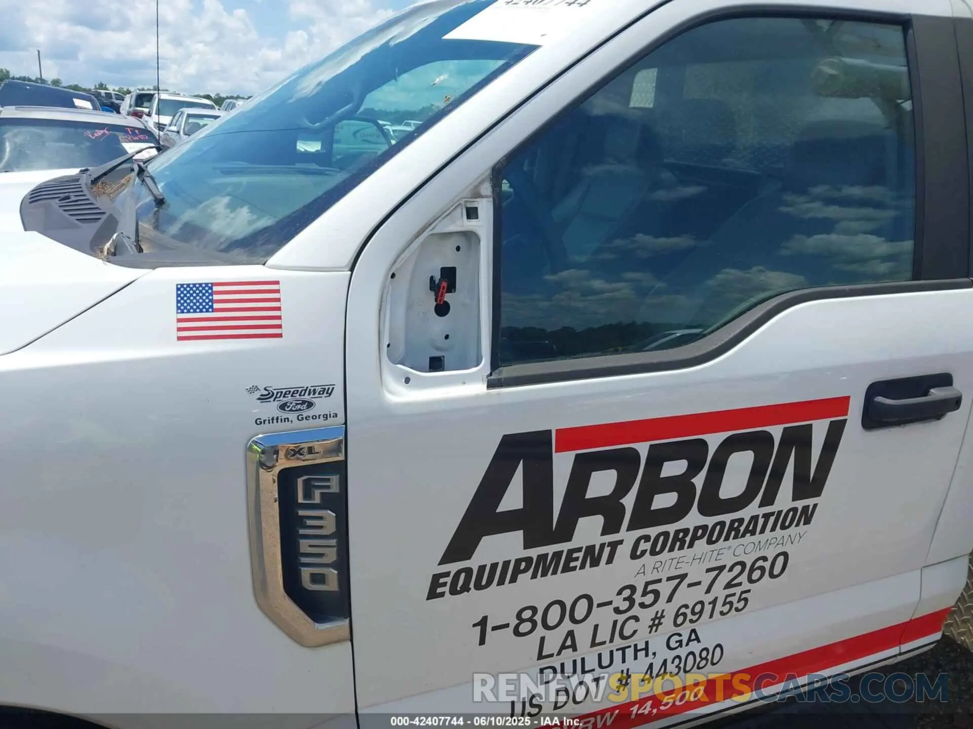 11 Photograph of a damaged car 1FDRF3G61KEC47465 FORD F-350 CHASSIS 2019