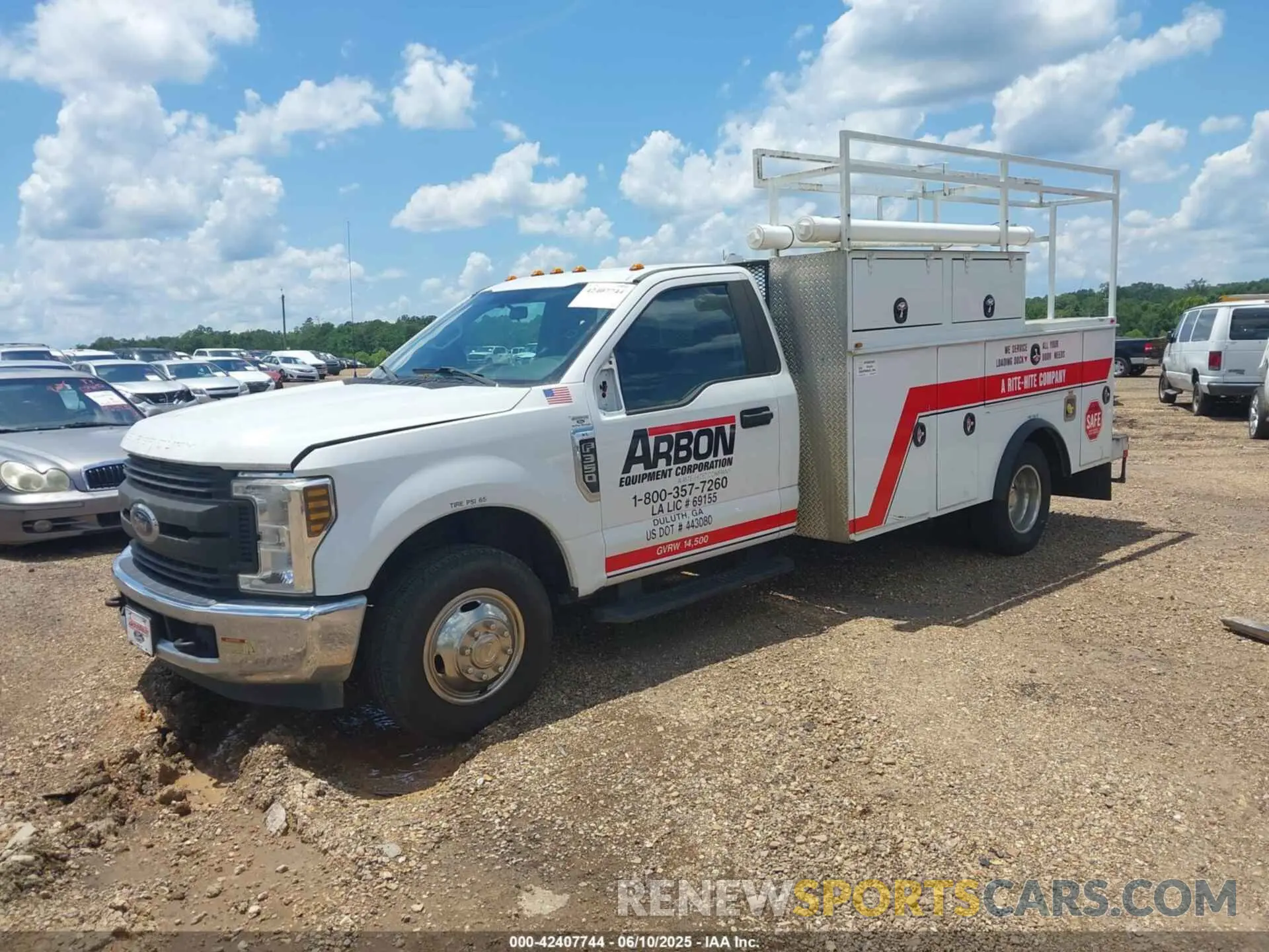 2 Photograph of a damaged car 1FDRF3G61KEC47465 FORD F-350 CHASSIS 2019