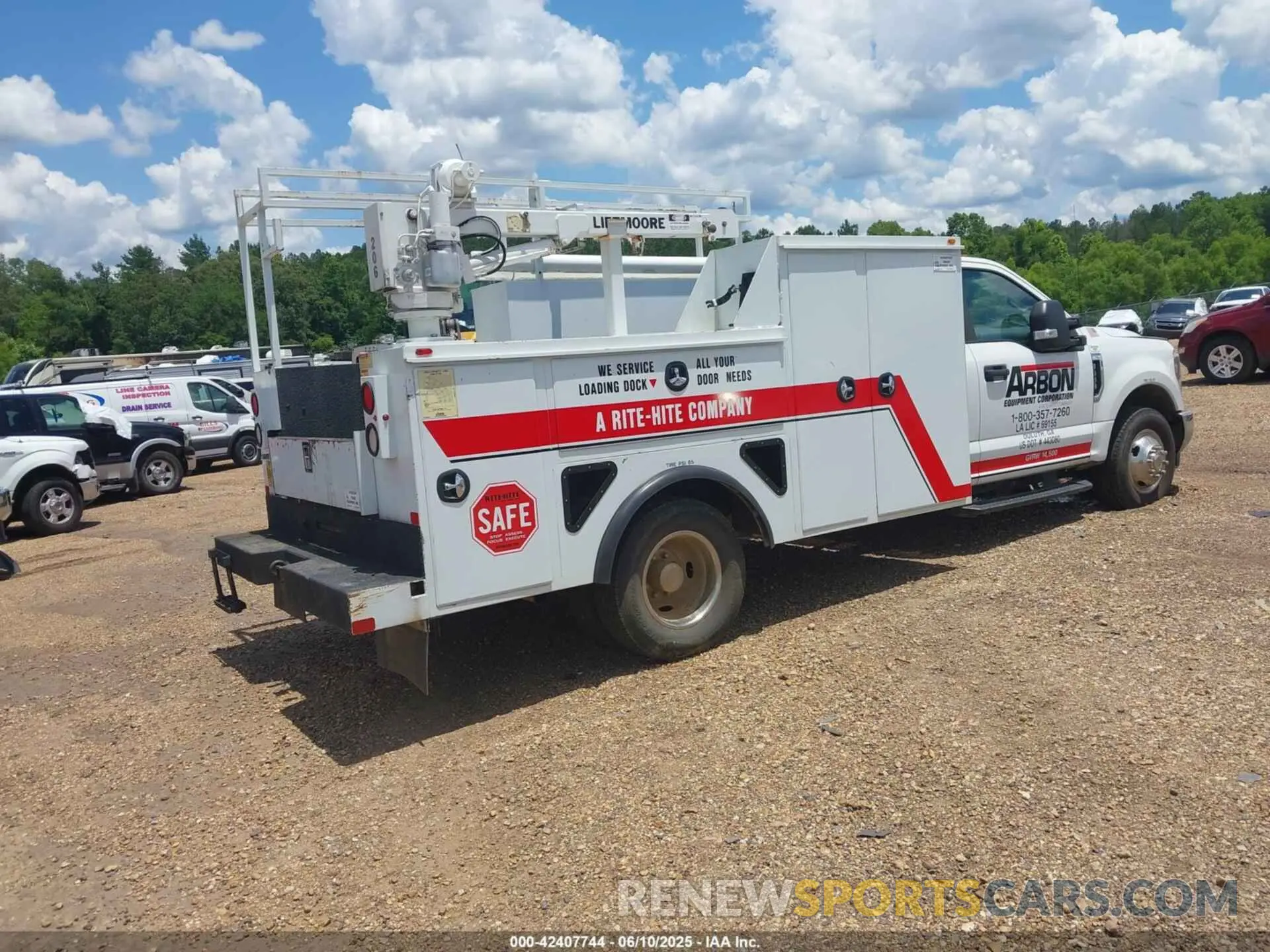 4 Photograph of a damaged car 1FDRF3G61KEC47465 FORD F-350 CHASSIS 2019