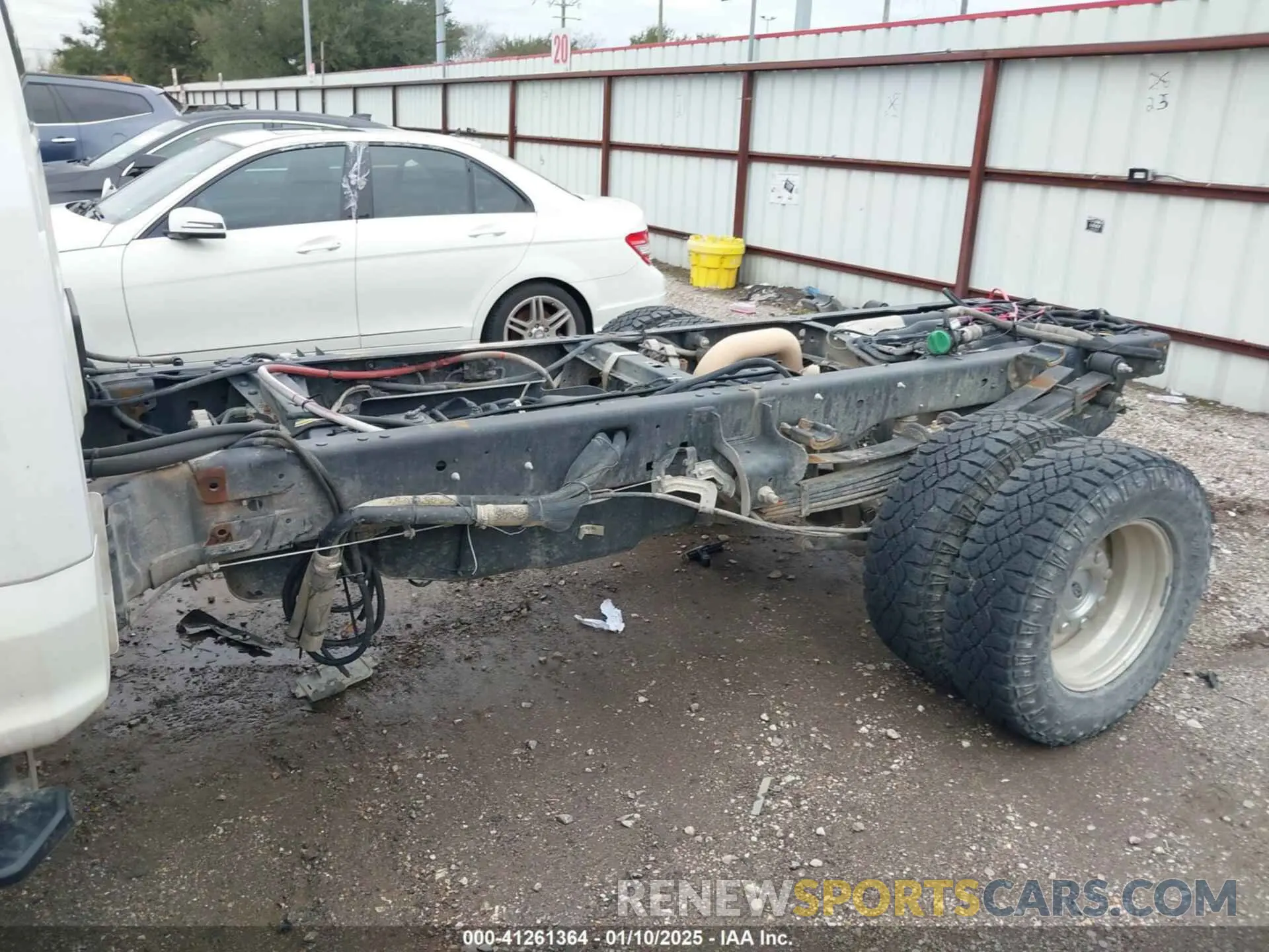 11 Photograph of a damaged car 1FDRF3HT2KEG64954 FORD F-350 CHASSIS 2019