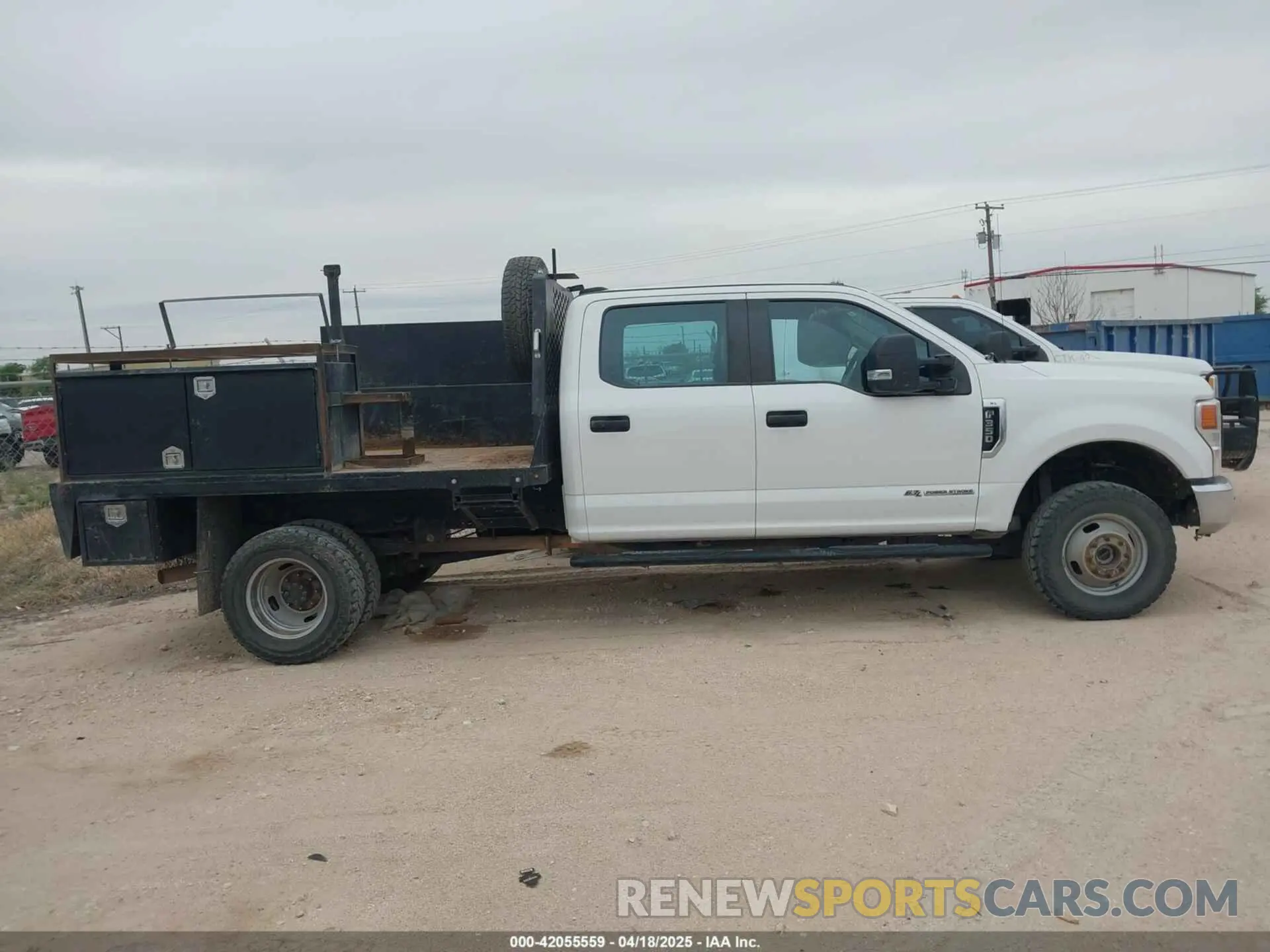 13 Фотография поврежденного автомобиля 1FD8W3HT5LED17535 FORD F-350 CHASSIS 2020
