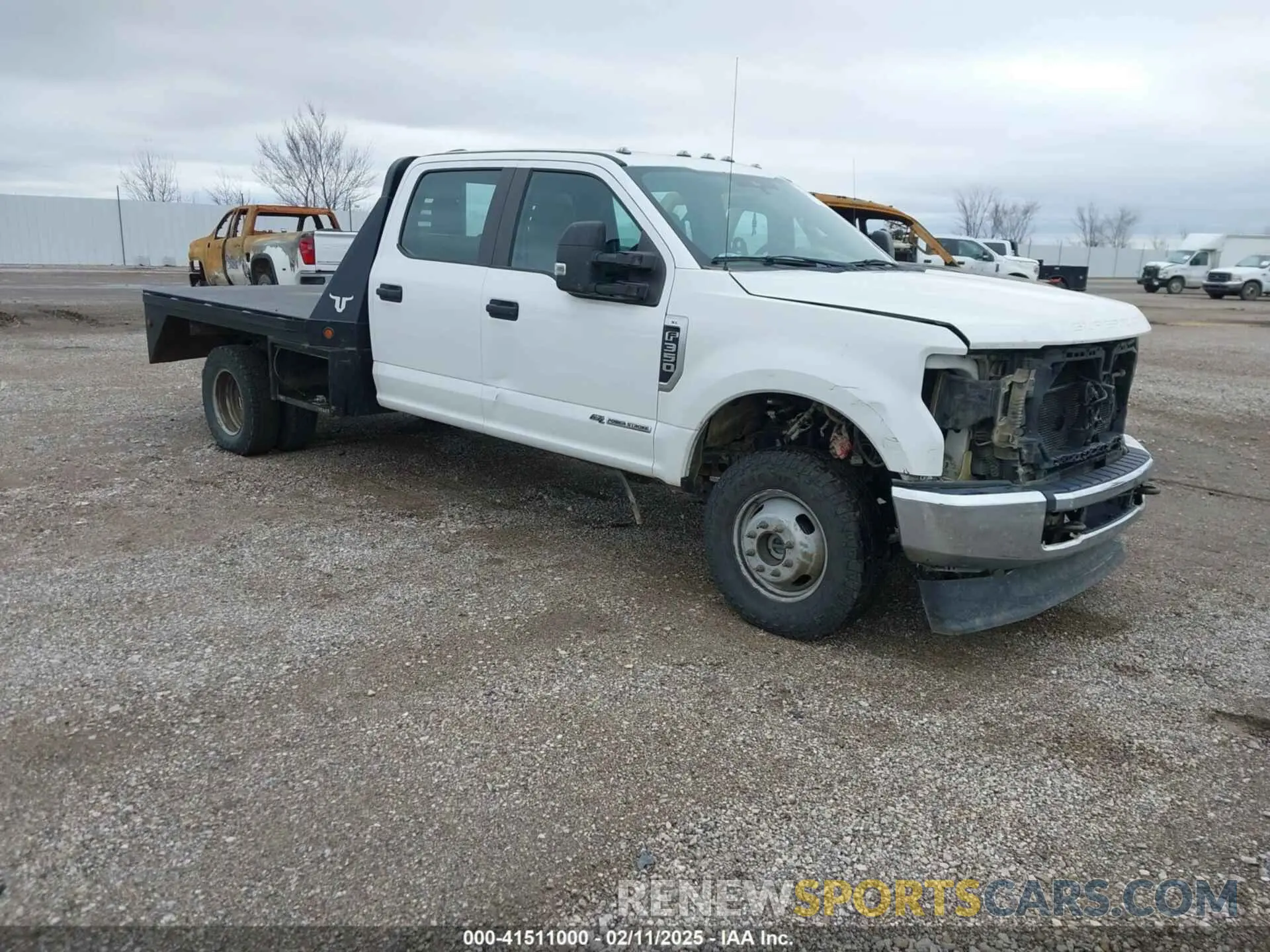1 Photograph of a damaged car 1FD8W3HT8LEE51052 FORD F-350 CHASSIS 2020