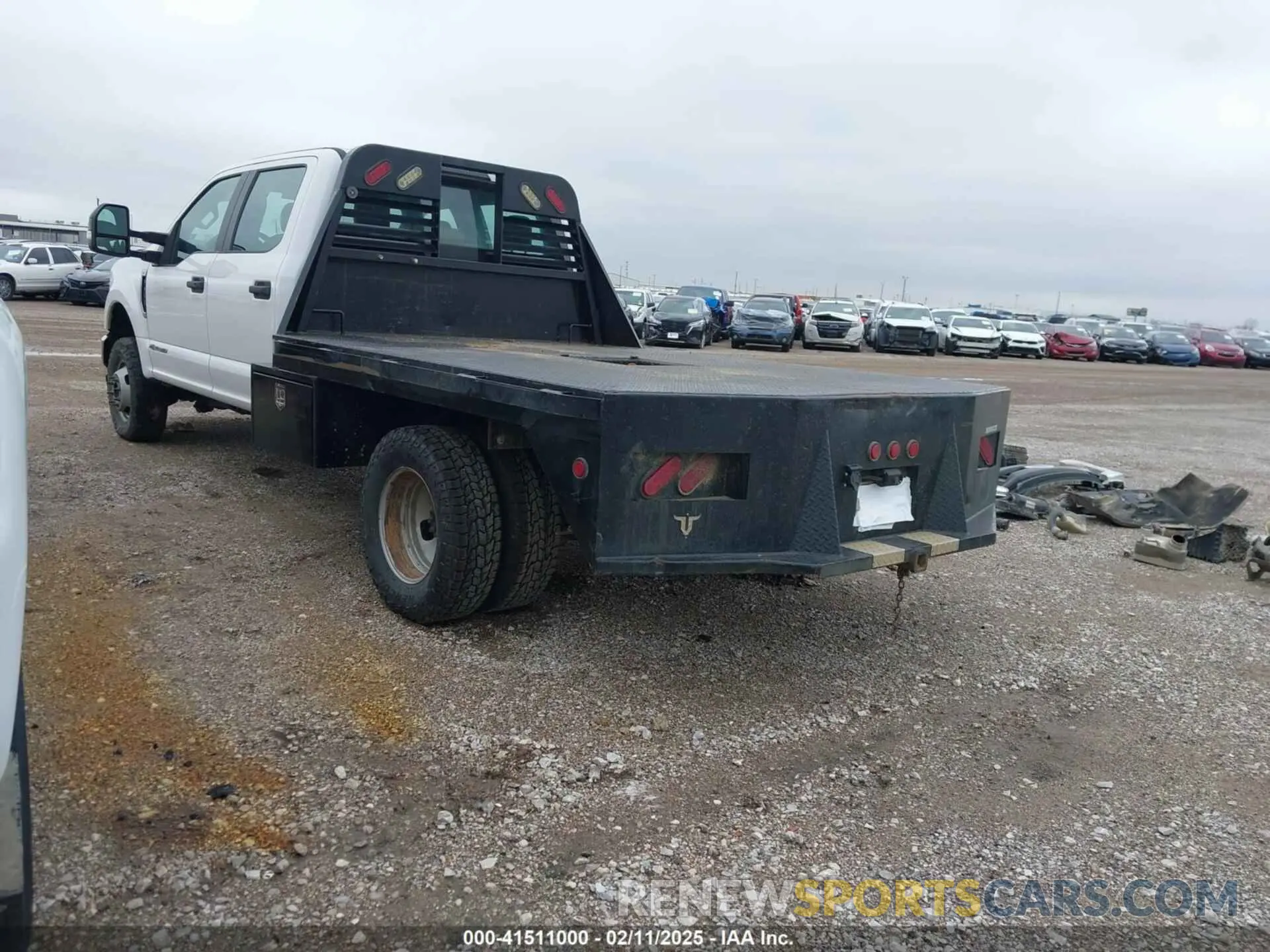 3 Photograph of a damaged car 1FD8W3HT8LEE51052 FORD F-350 CHASSIS 2020