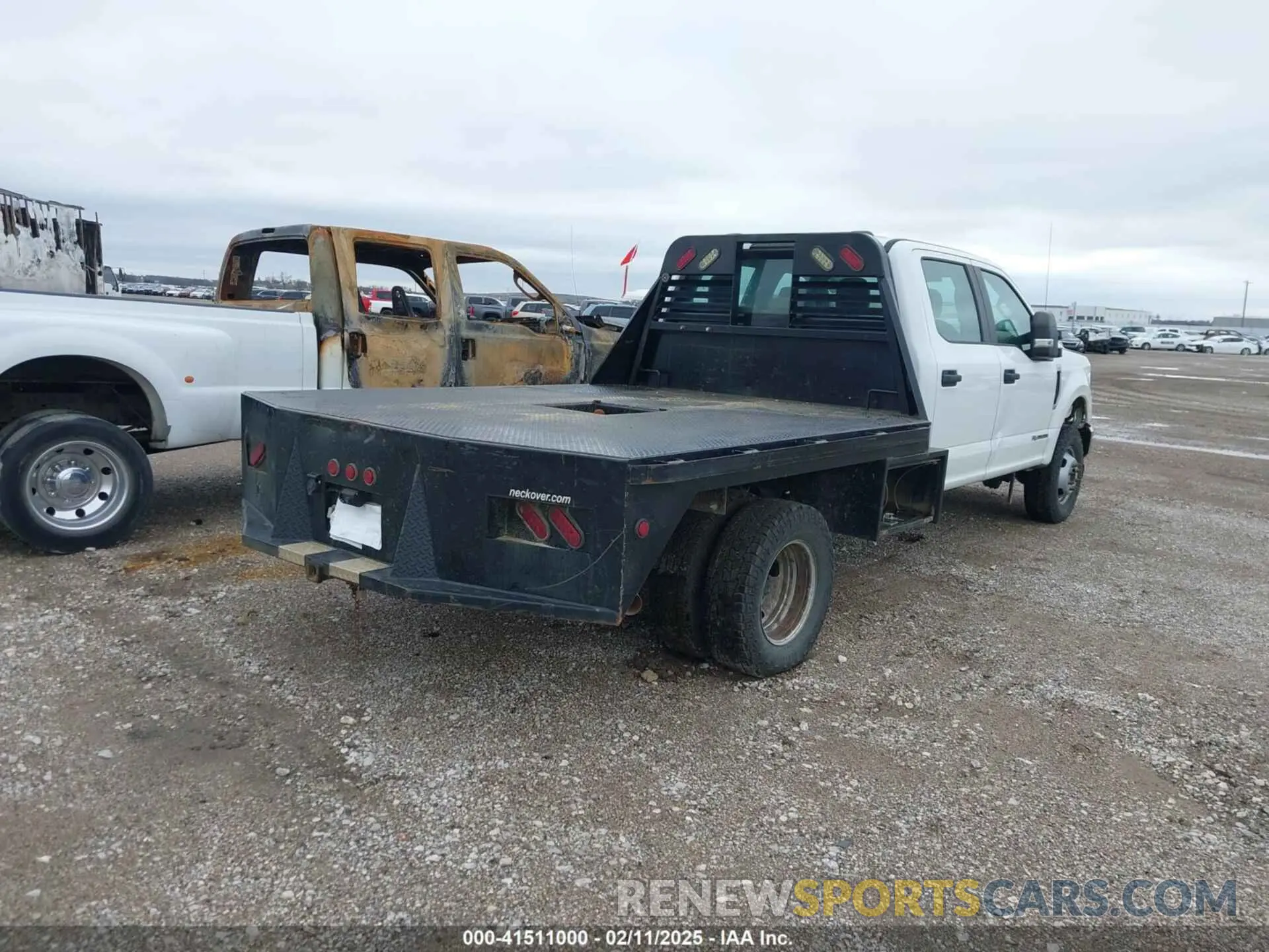4 Photograph of a damaged car 1FD8W3HT8LEE51052 FORD F-350 CHASSIS 2020