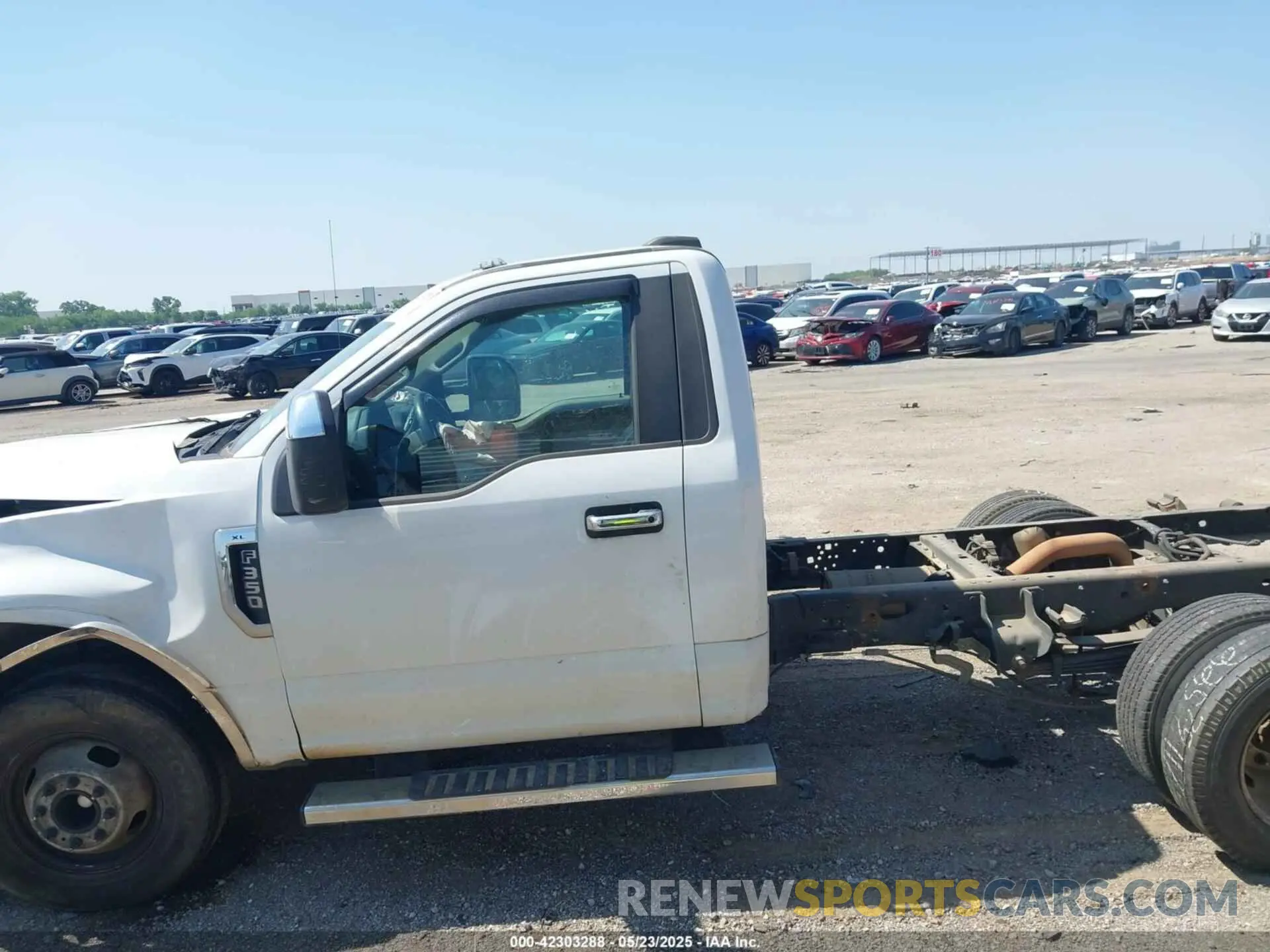 14 Photograph of a damaged car 1FDRF3G60LED71311 FORD F-350 CHASSIS 2020