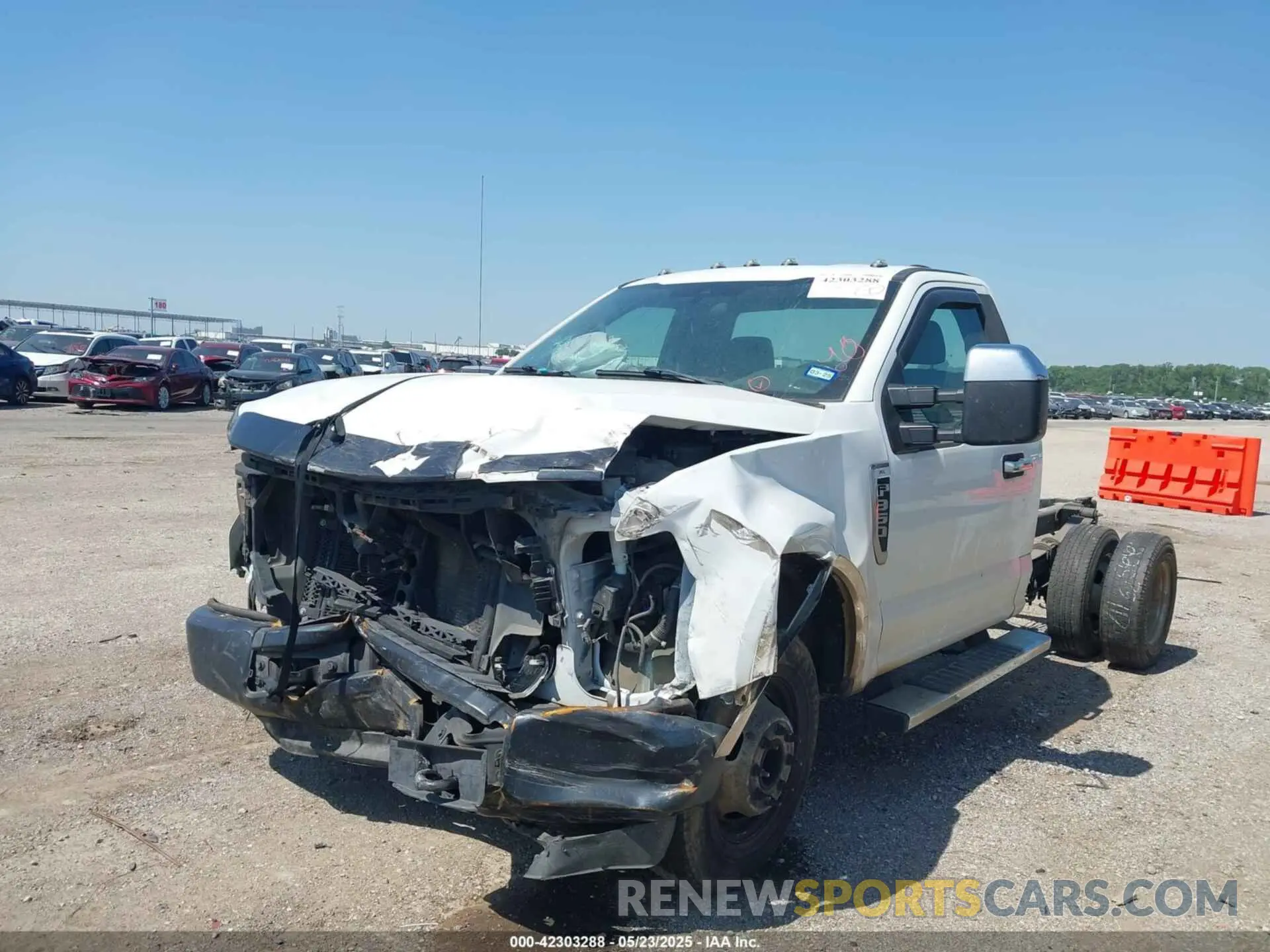 2 Photograph of a damaged car 1FDRF3G60LED71311 FORD F-350 CHASSIS 2020