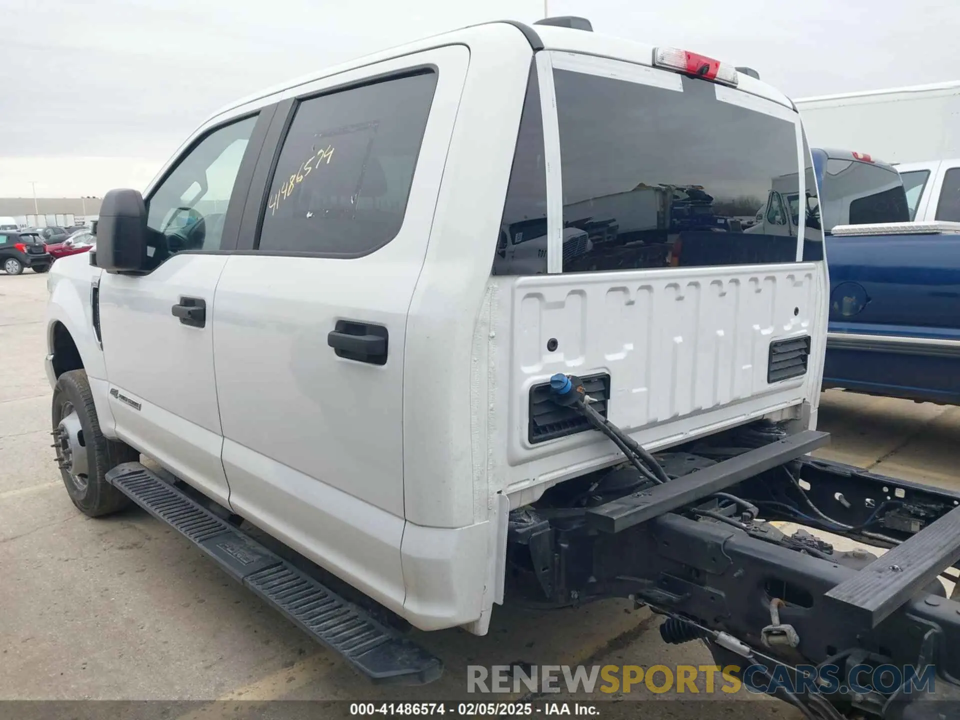 16 Photograph of a damaged car 1FD8W3HT8MEC45330 FORD F-350 CHASSIS 2021