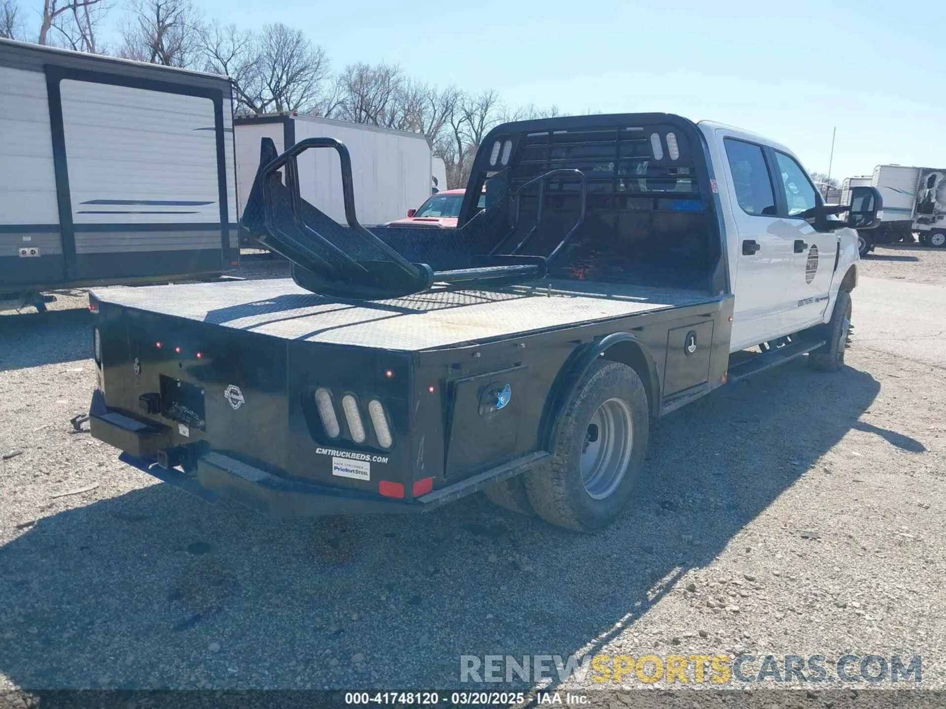 4 Photograph of a damaged car 1FD8W3HT4NED83786 FORD F-350 CHASSIS 2022