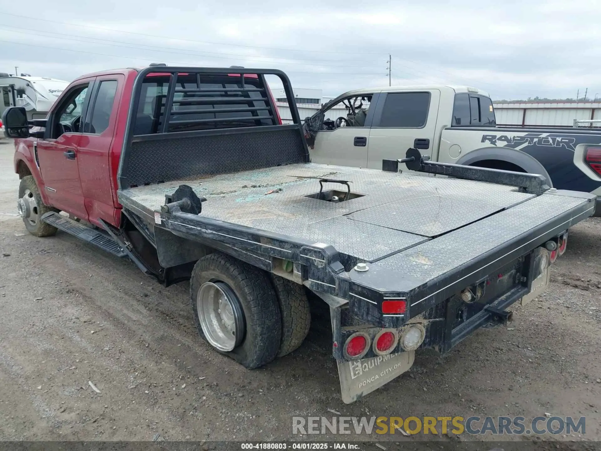 3 Фотография поврежденного автомобиля 1FD8X3HT4NEF46451 FORD F-350 CHASSIS 2022