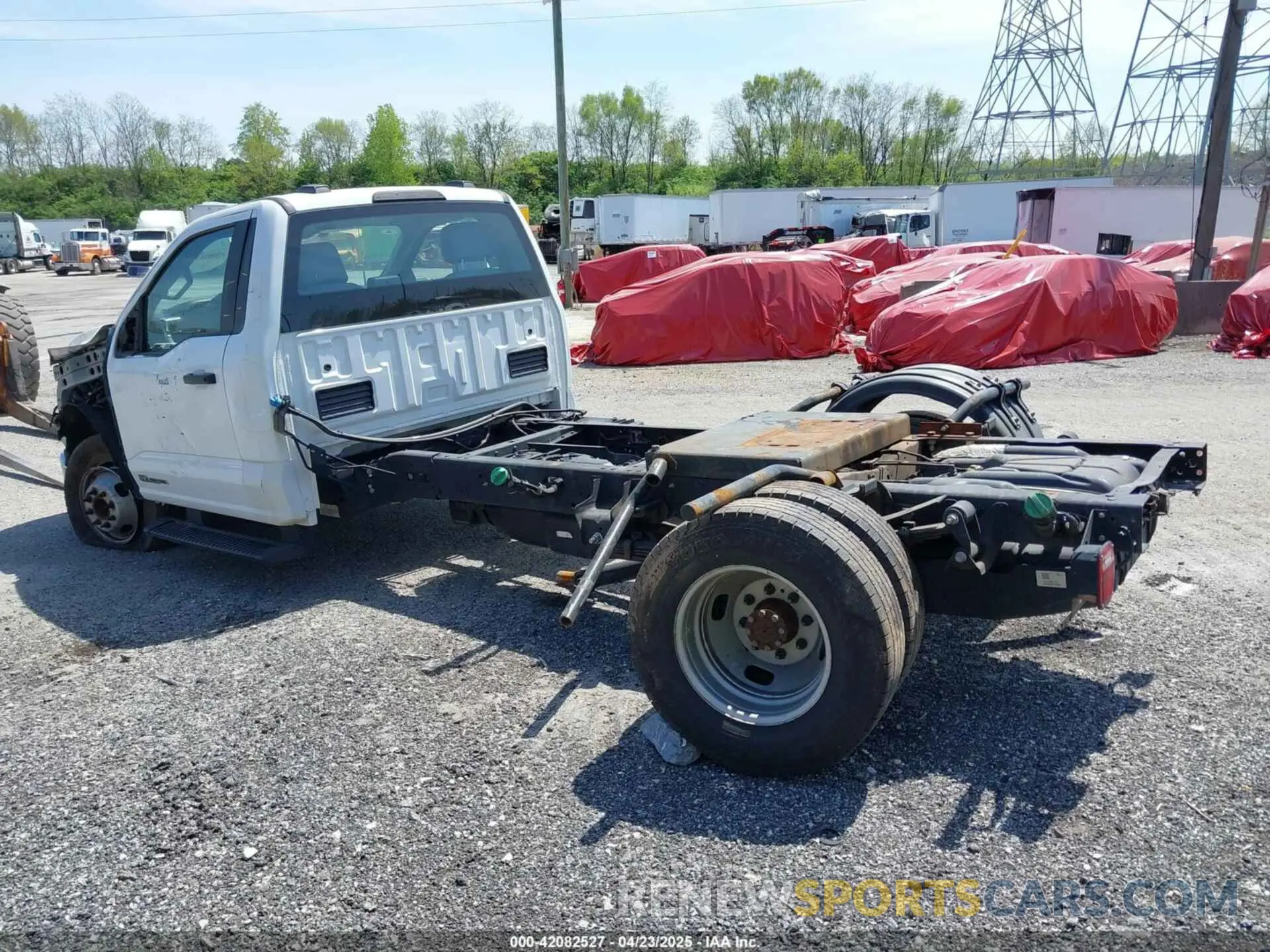 3 Фотография поврежденного автомобиля 1FDRF3GT3PEC64023 FORD F-350 CHASSIS 2023