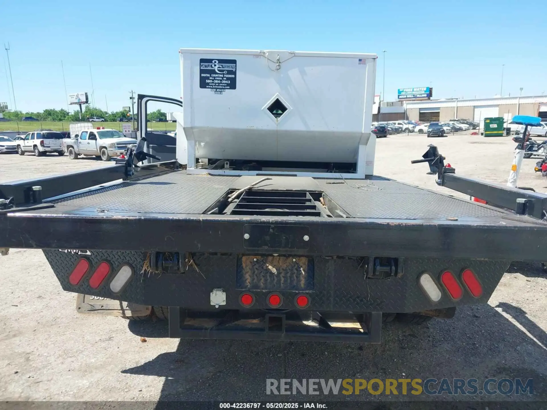 15 Photograph of a damaged car 1FDRF3HN2PDA11989 FORD F-350 CHASSIS 2023