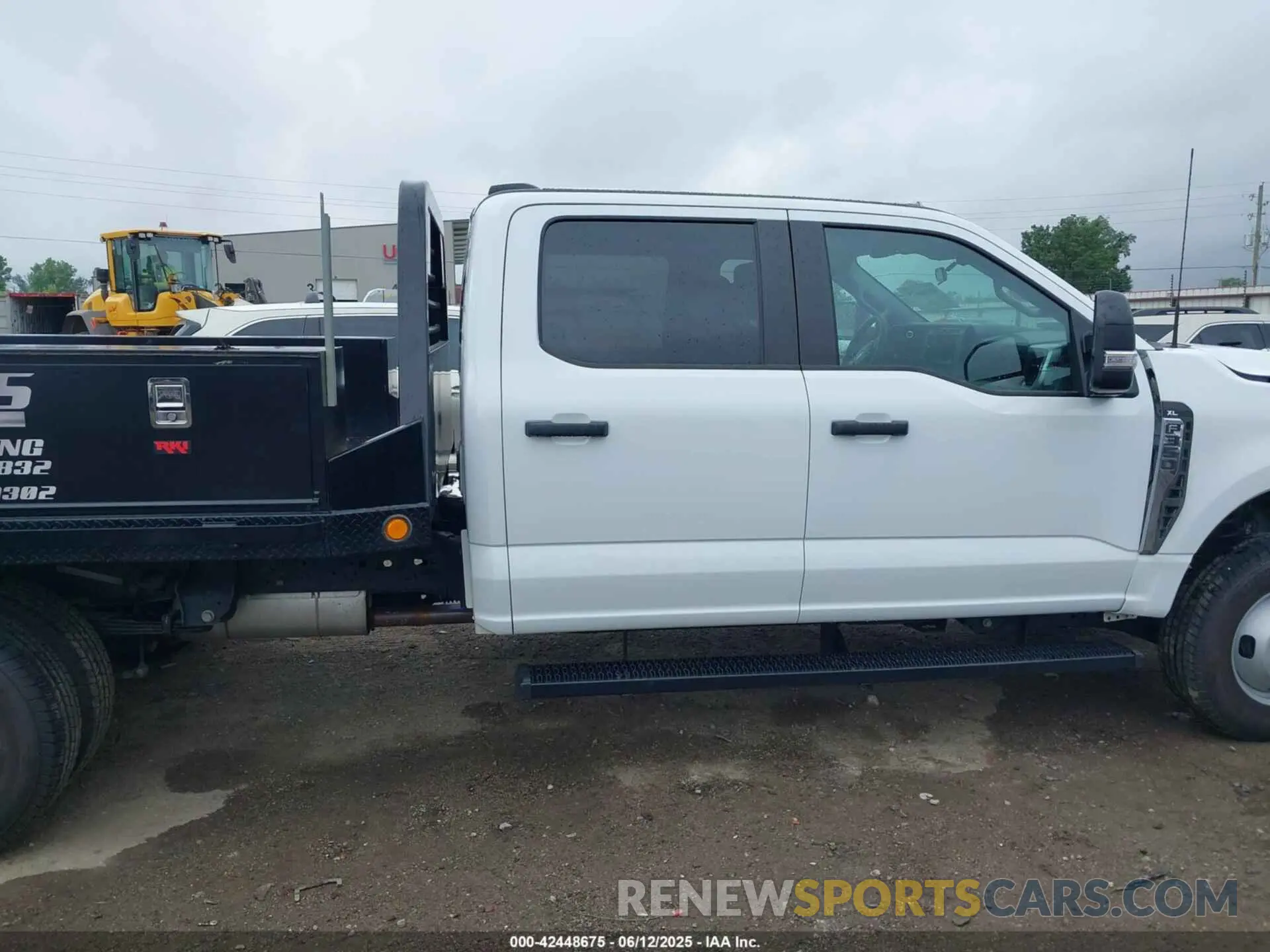 15 Photograph of a damaged car 1FD8W3HN5REF99413 FORD F-350 CHASSIS 2024