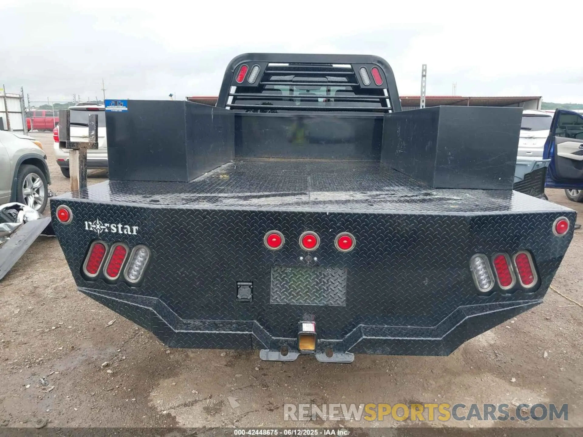 17 Photograph of a damaged car 1FD8W3HN5REF99413 FORD F-350 CHASSIS 2024