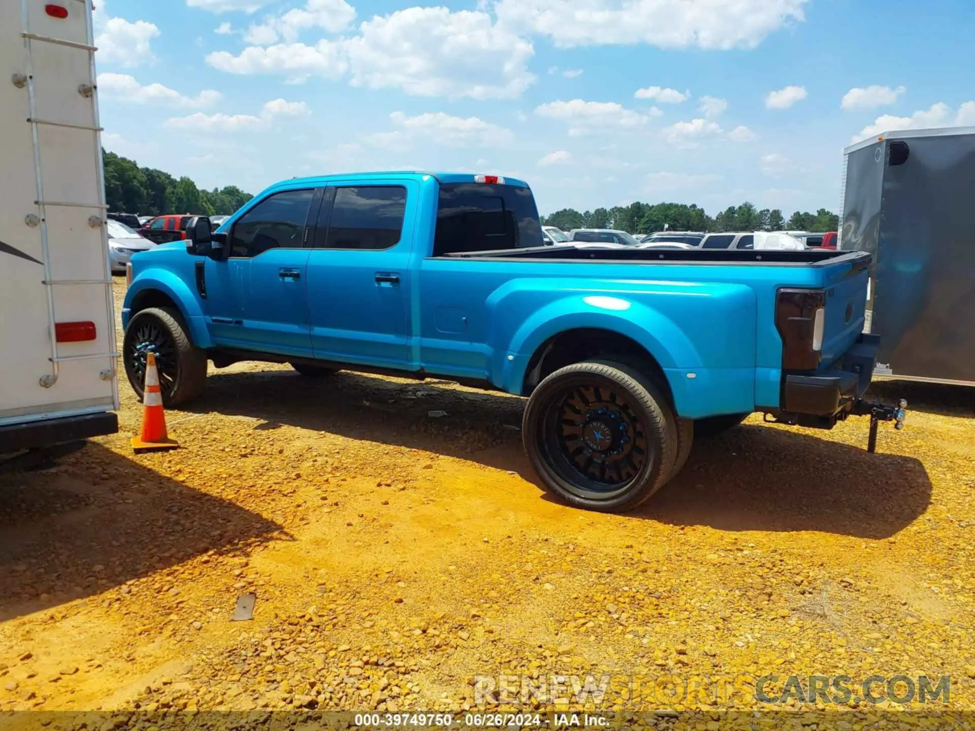 13 Photograph of a damaged car 1FT8W4DT1KEE08252 FORD F-450 2019