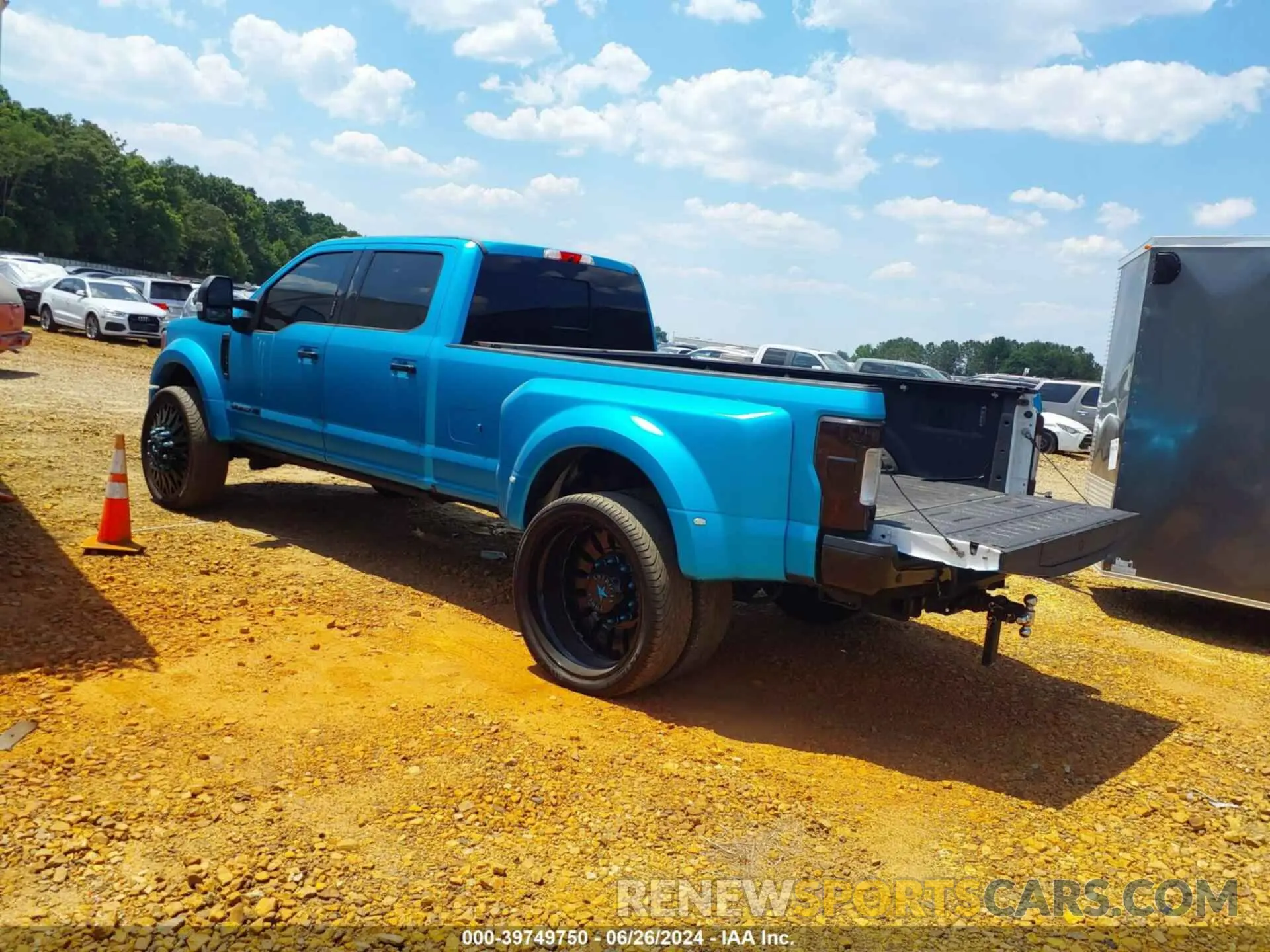 3 Photograph of a damaged car 1FT8W4DT1KEE08252 FORD F-450 2019