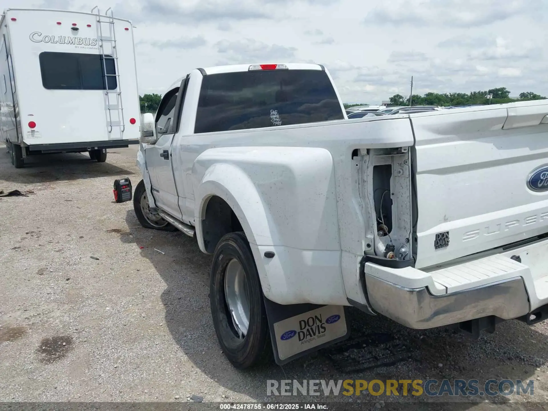 3 Photograph of a damaged car 1FTRF4CT3KEC39292 FORD F-450 2019