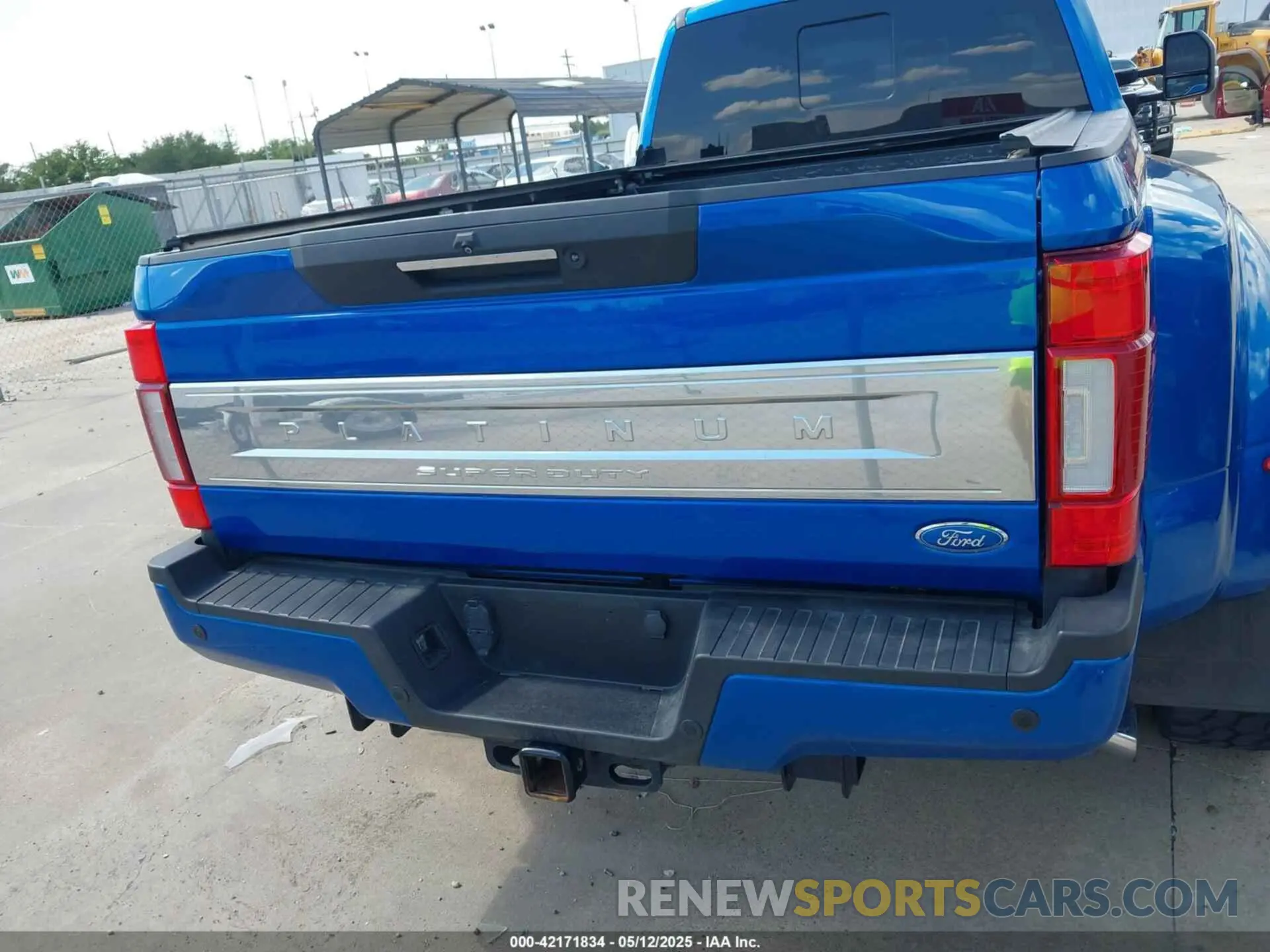 15 Photograph of a damaged car 1FT8W4DT8LEC42068 FORD F-450 2020