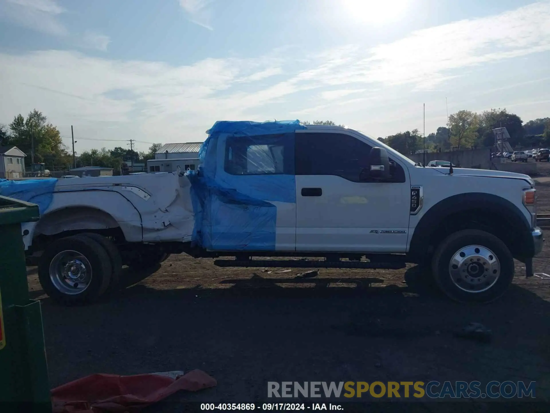 13 Photograph of a damaged car 1FT8W4DT2NEE79240 FORD F-450 2022