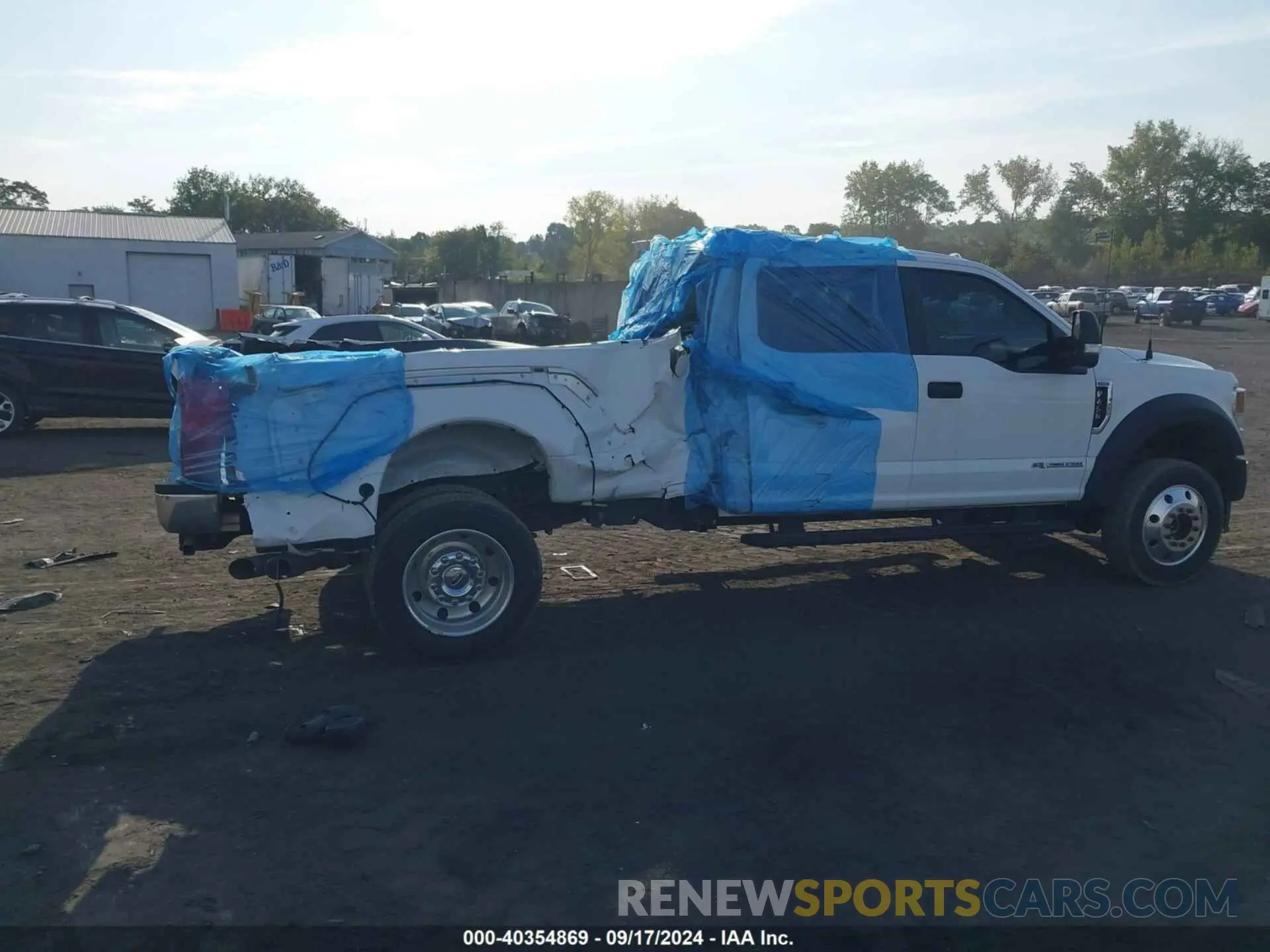 16 Photograph of a damaged car 1FT8W4DT2NEE79240 FORD F-450 2022