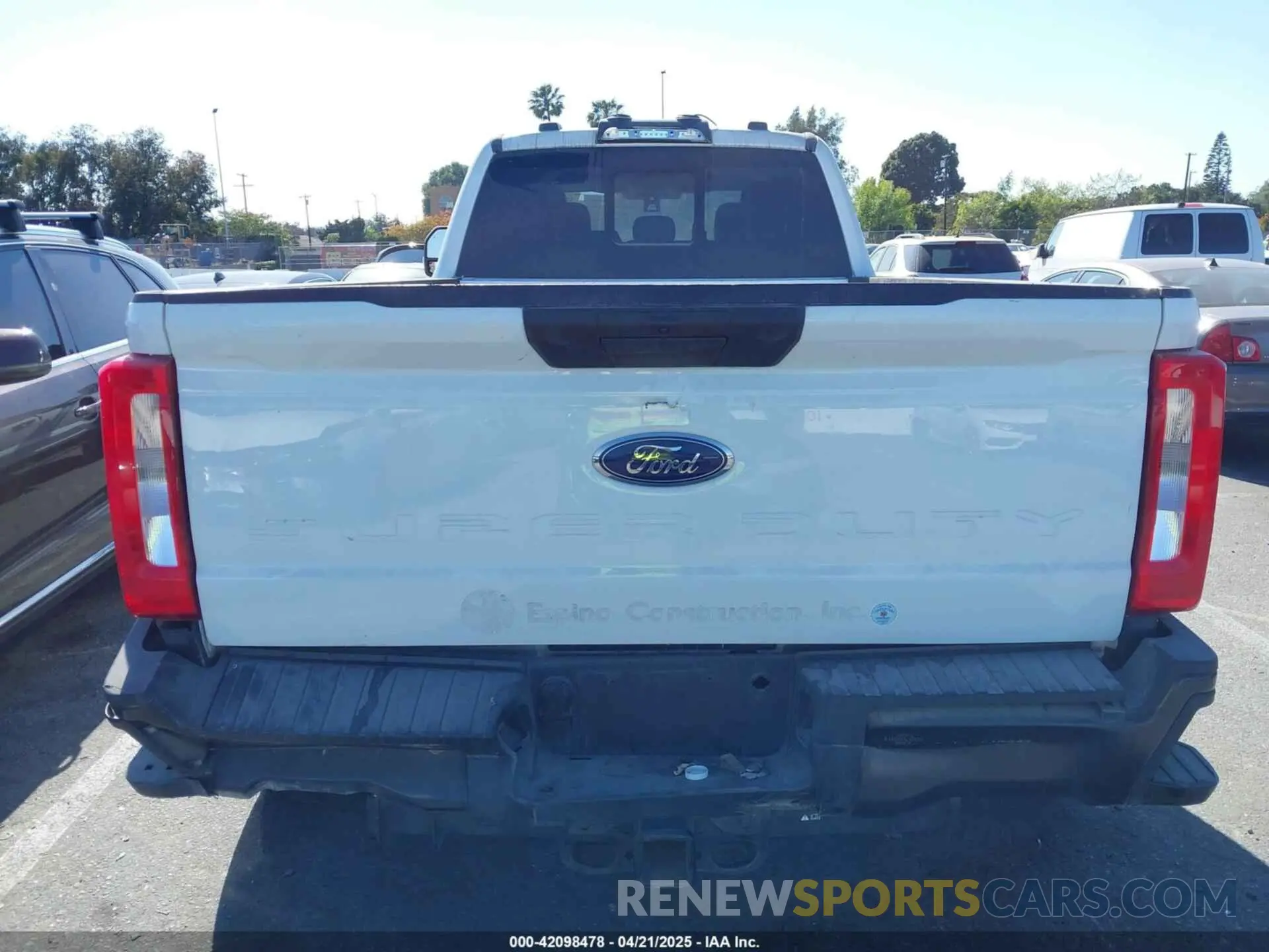 14 Photograph of a damaged car 1FT8W4DT9PEC25916 FORD F-450 2023