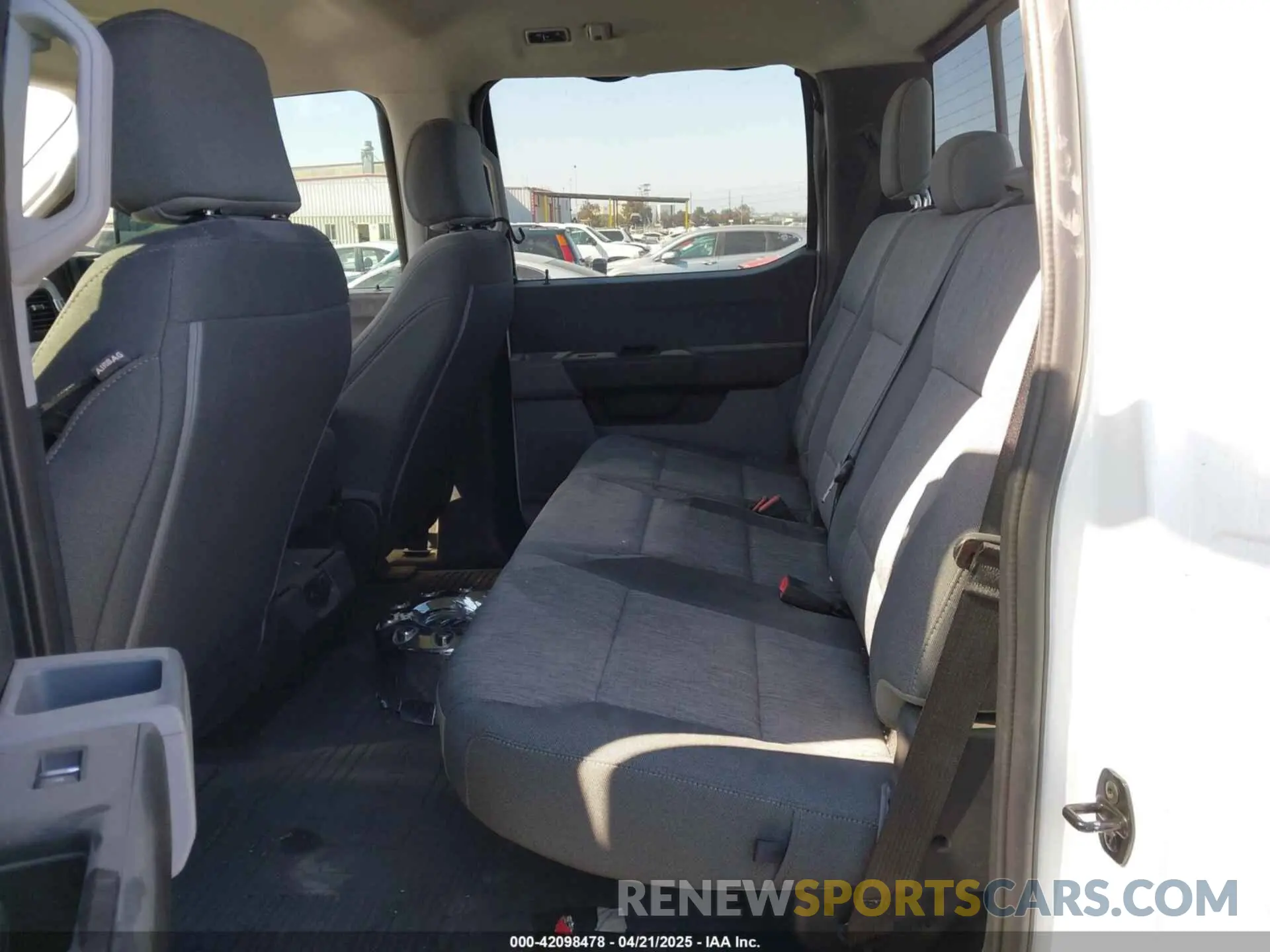 7 Photograph of a damaged car 1FT8W4DT9PEC25916 FORD F-450 2023