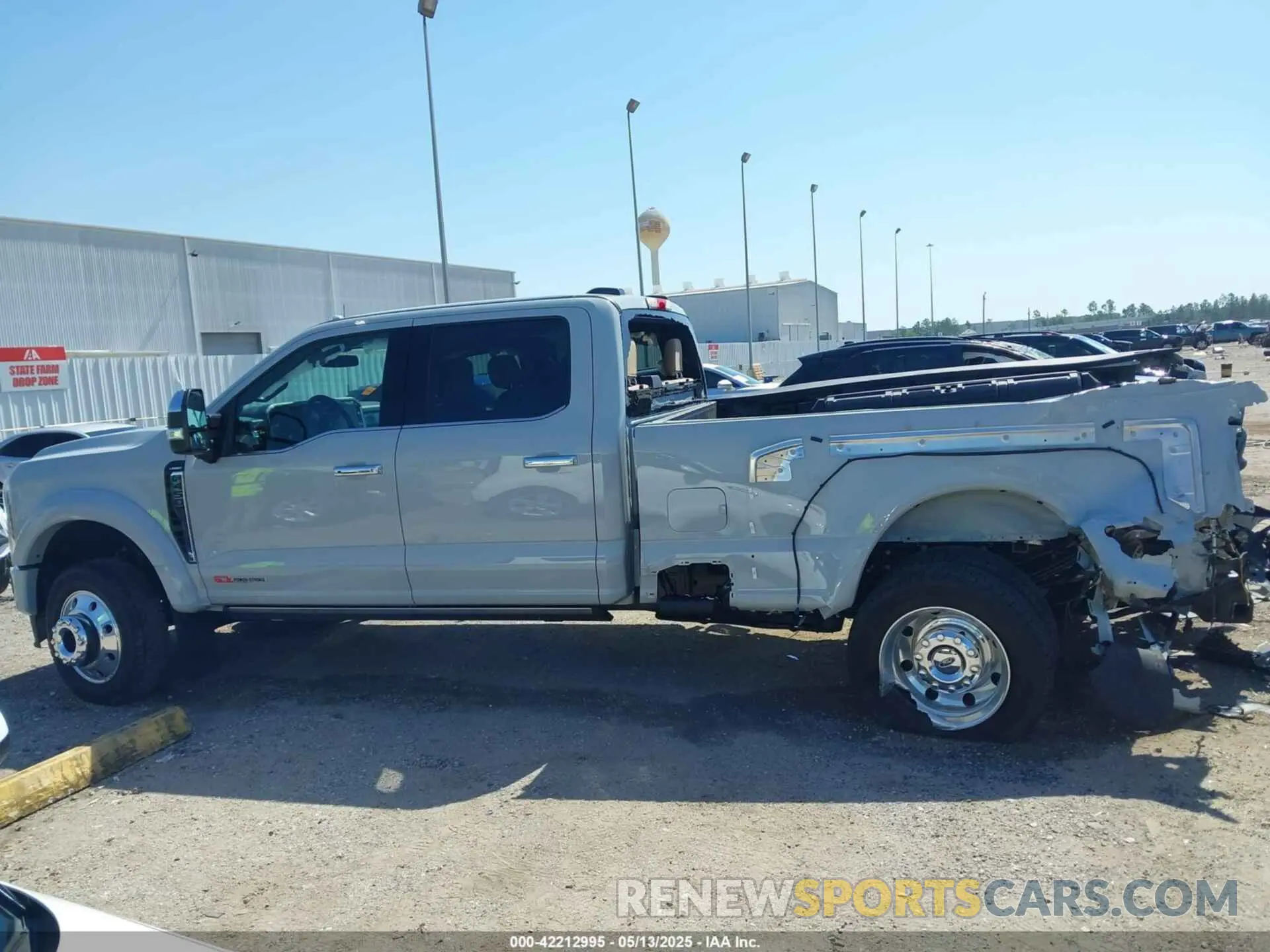 14 Photograph of a damaged car 1FT8W4DM0SEC38295 FORD F-450 2025