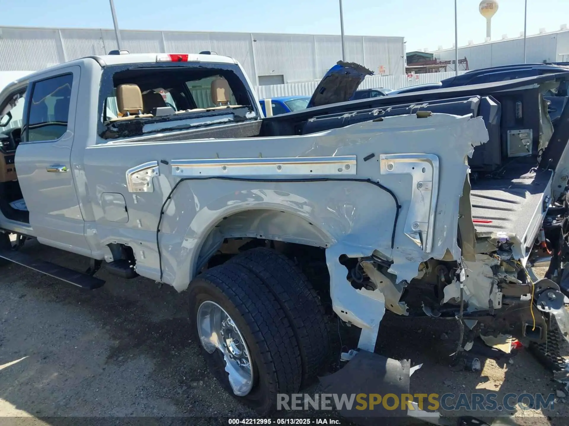 16 Photograph of a damaged car 1FT8W4DM0SEC38295 FORD F-450 2025