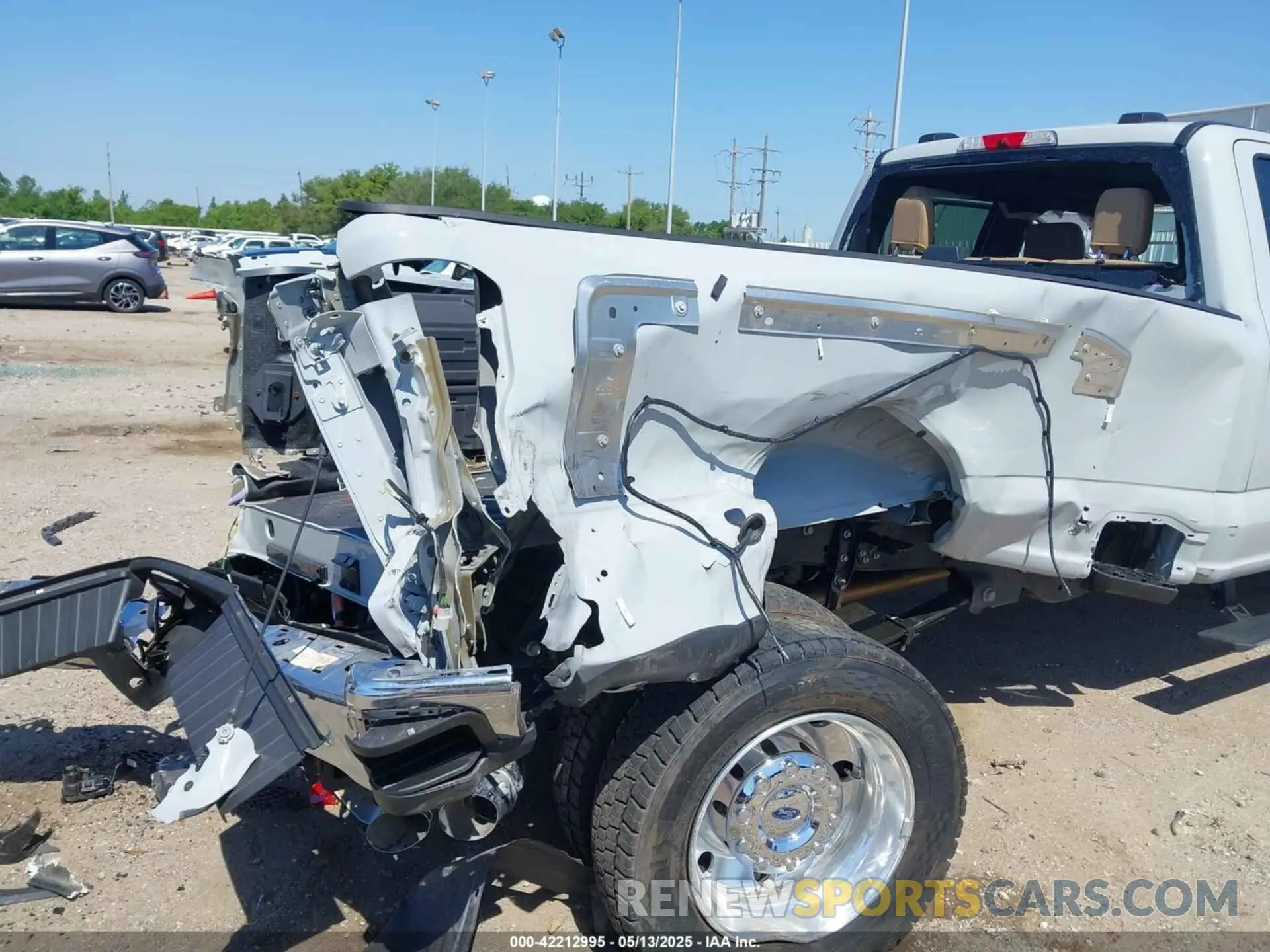 17 Photograph of a damaged car 1FT8W4DM0SEC38295 FORD F-450 2025