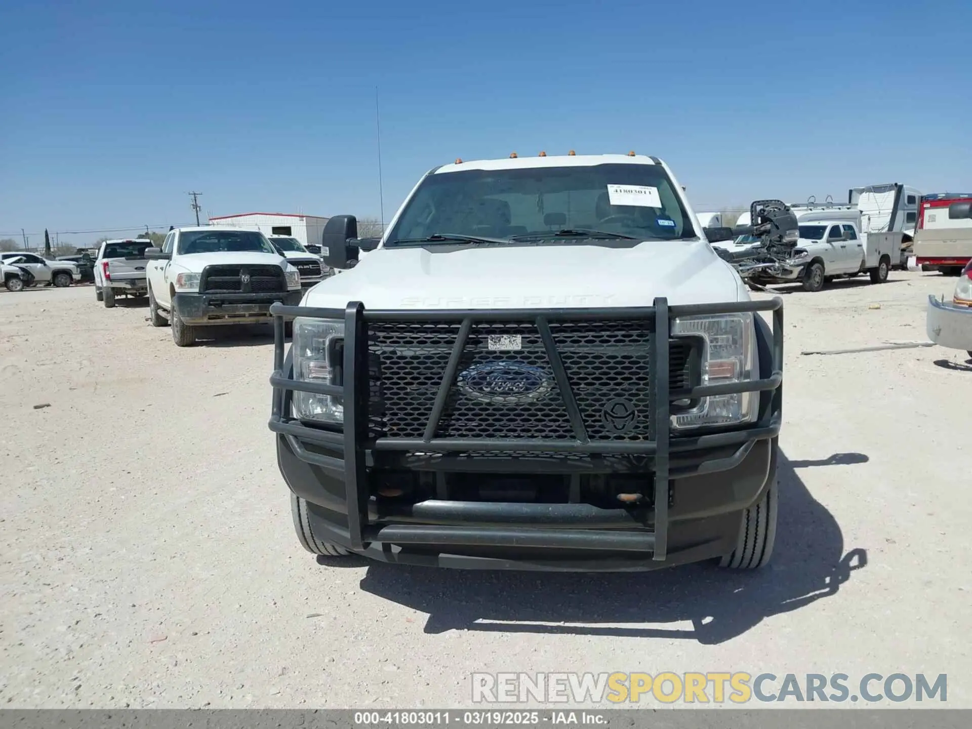 12 Фотография поврежденного автомобиля 1FD0W4HT0KED39170 FORD F-450 CHASSIS 2019