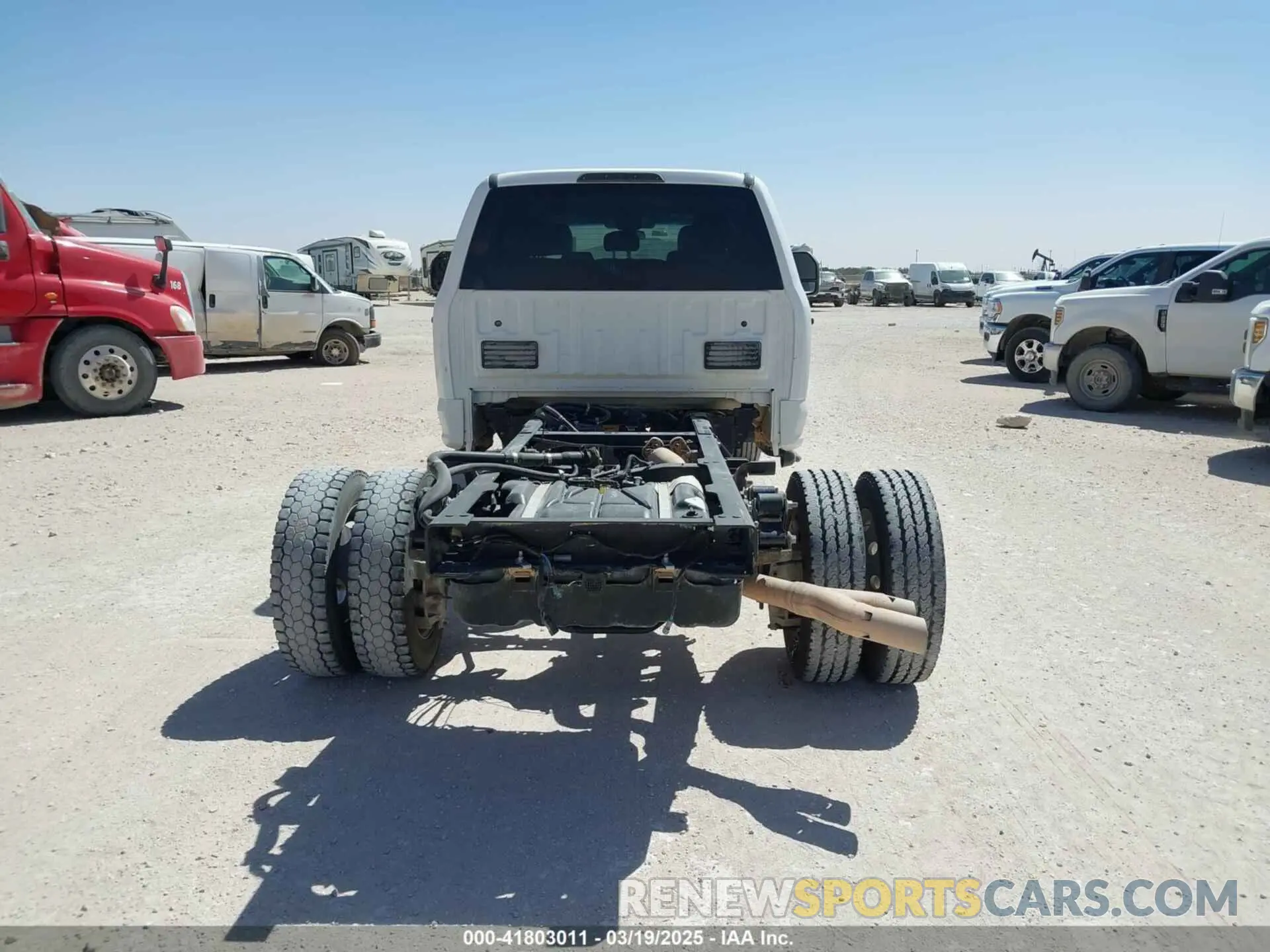 15 Фотография поврежденного автомобиля 1FD0W4HT0KED39170 FORD F-450 CHASSIS 2019