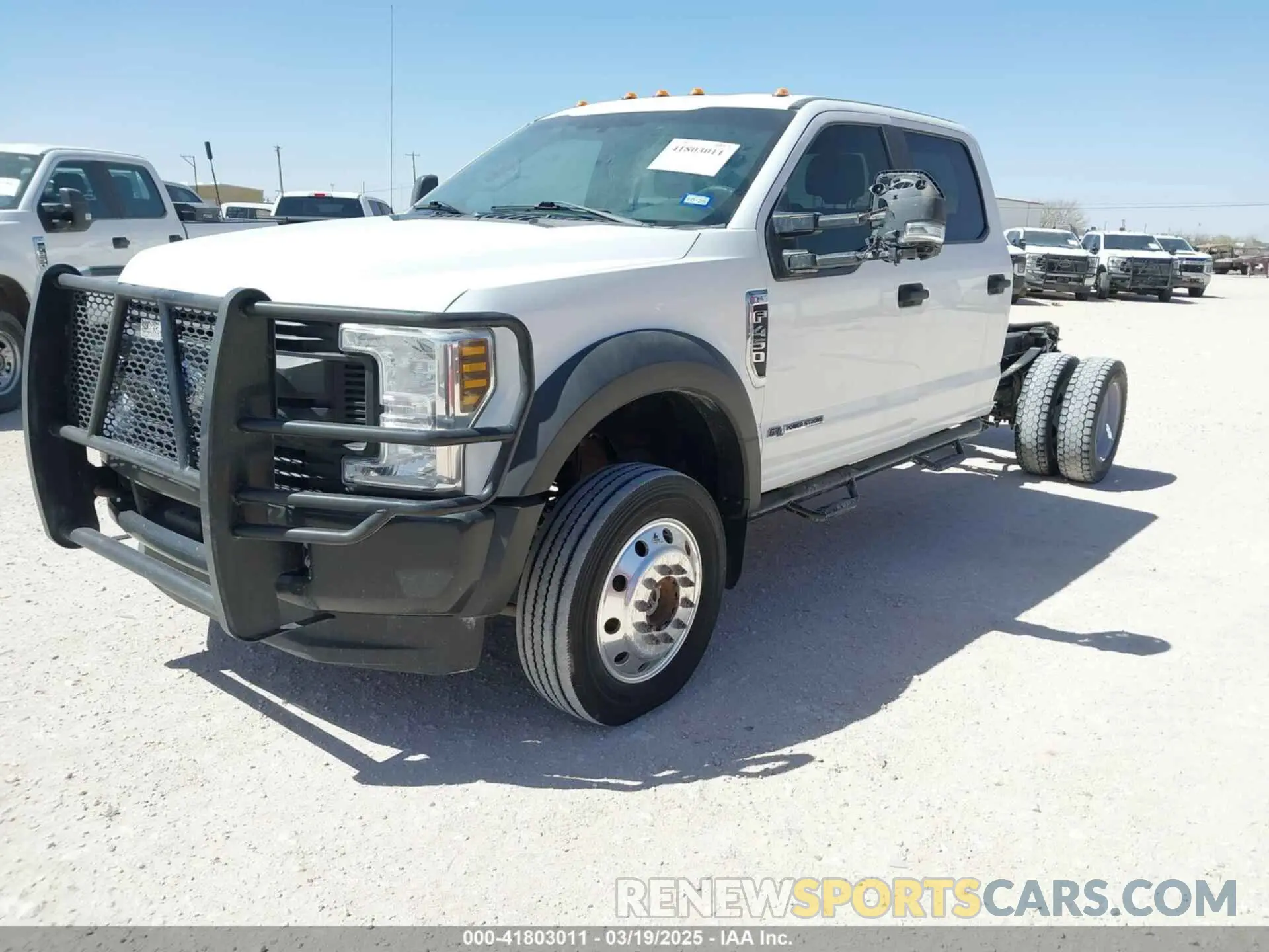 2 Фотография поврежденного автомобиля 1FD0W4HT0KED39170 FORD F-450 CHASSIS 2019