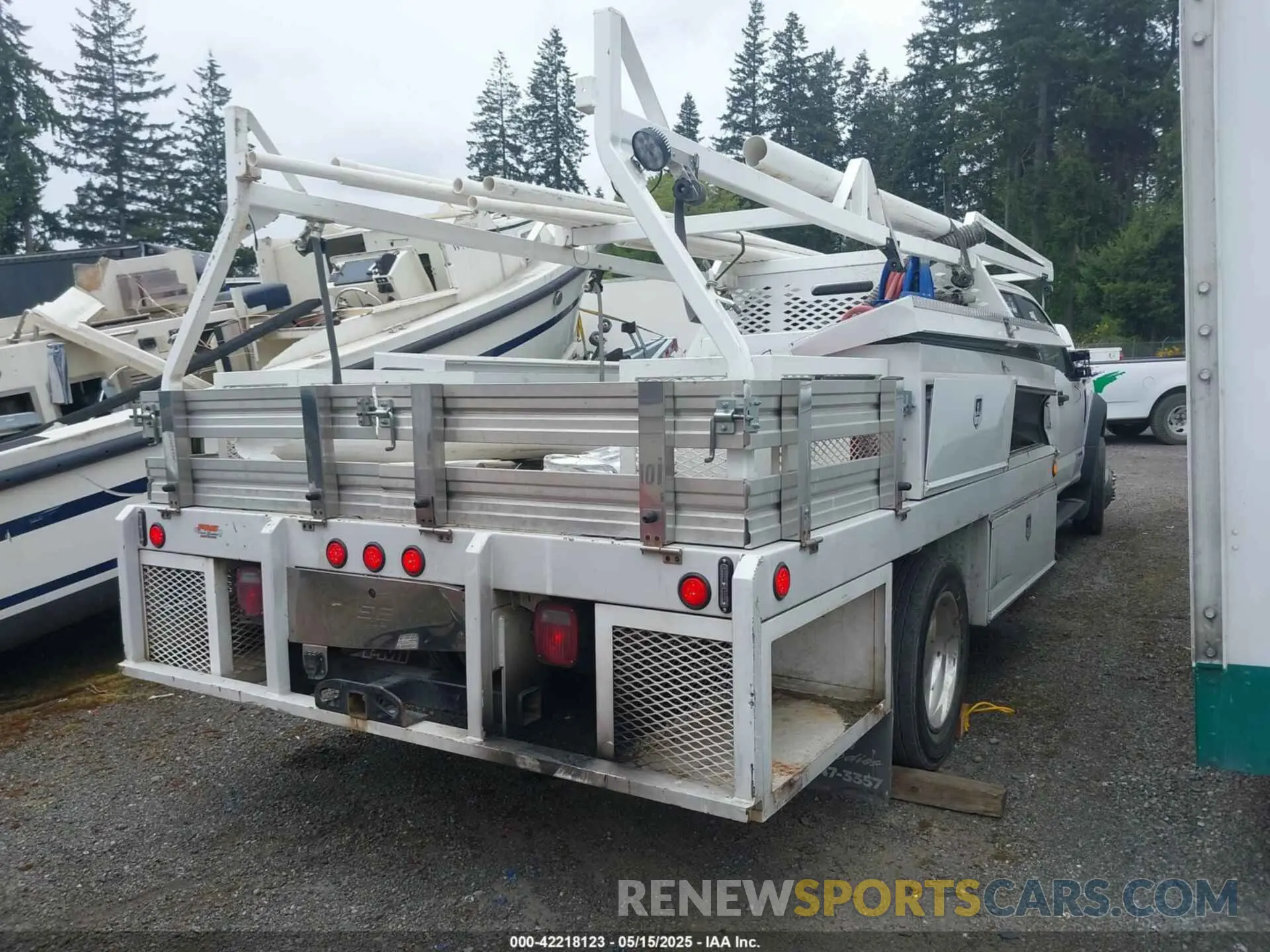 4 Photograph of a damaged car 1FD9W4HT4NEC48298 FORD F-450 CHASSIS 2022