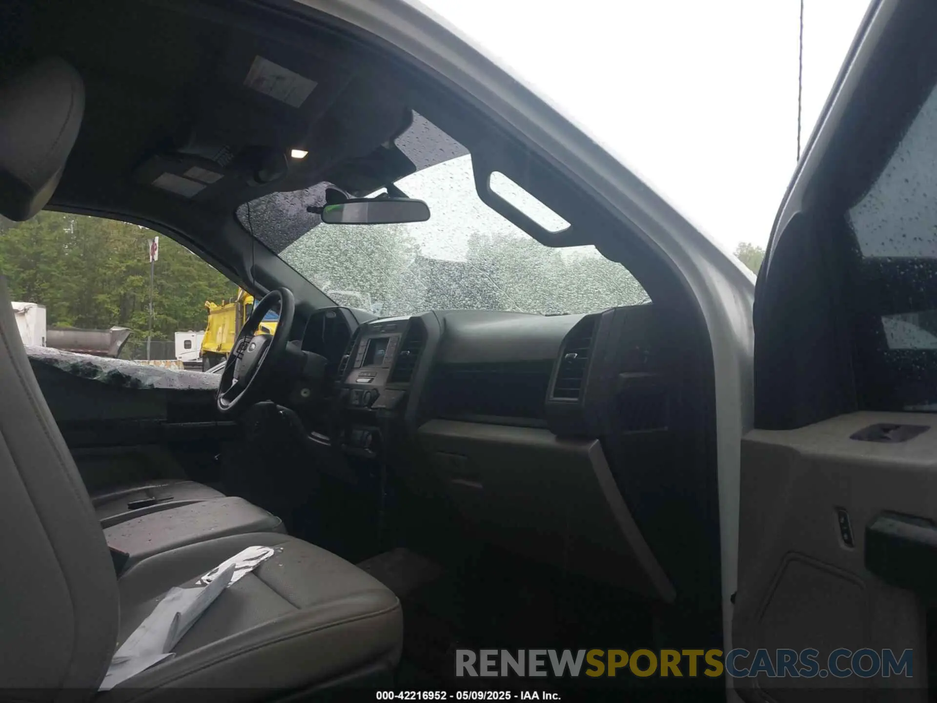 6 Photograph of a damaged car 1FDUF4GT6NDA03861 FORD F-450 CHASSIS 2022