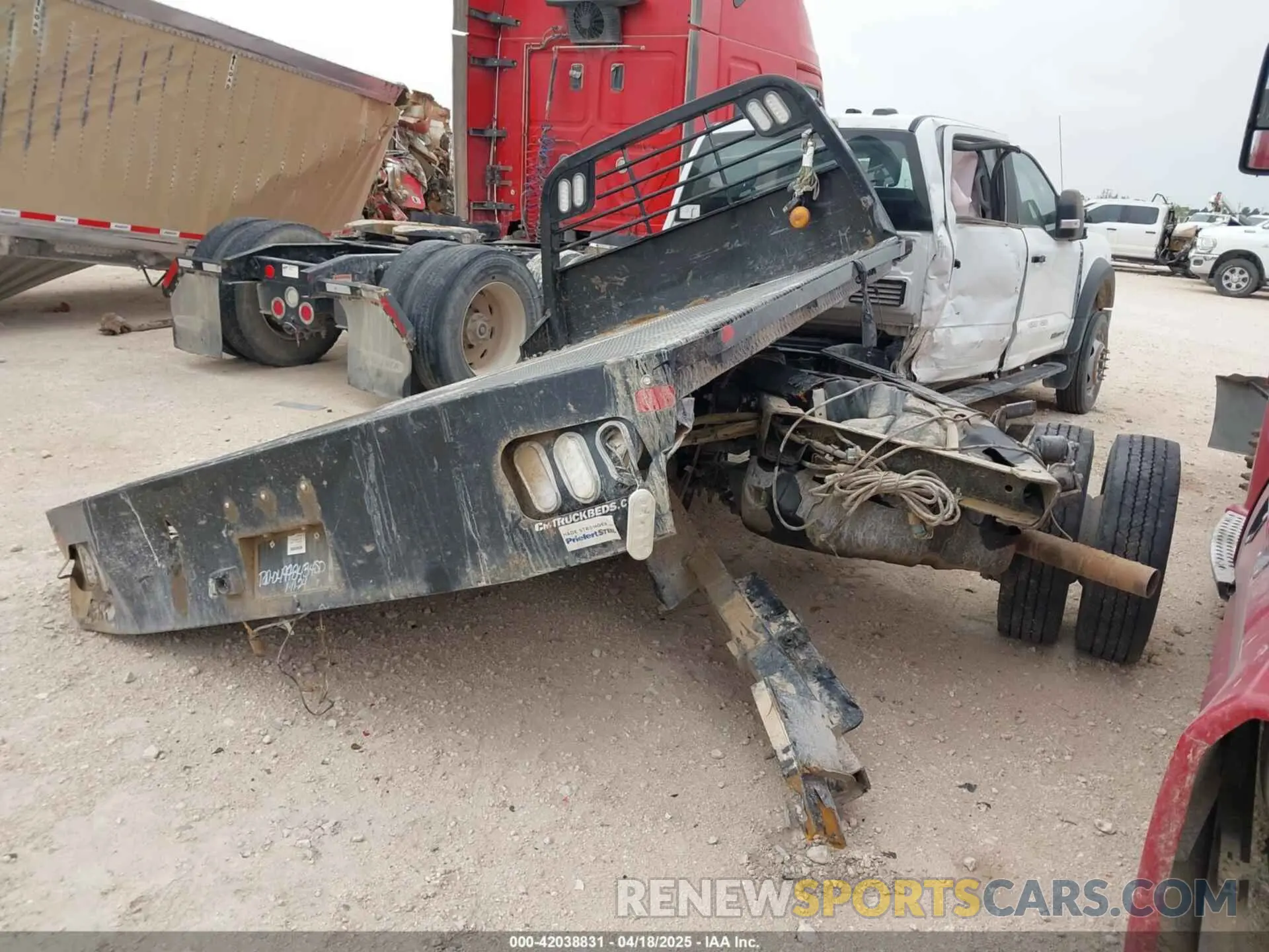 4 Photograph of a damaged car 1FD0W4HT9REC88522 FORD F-450 CHASSIS 2024