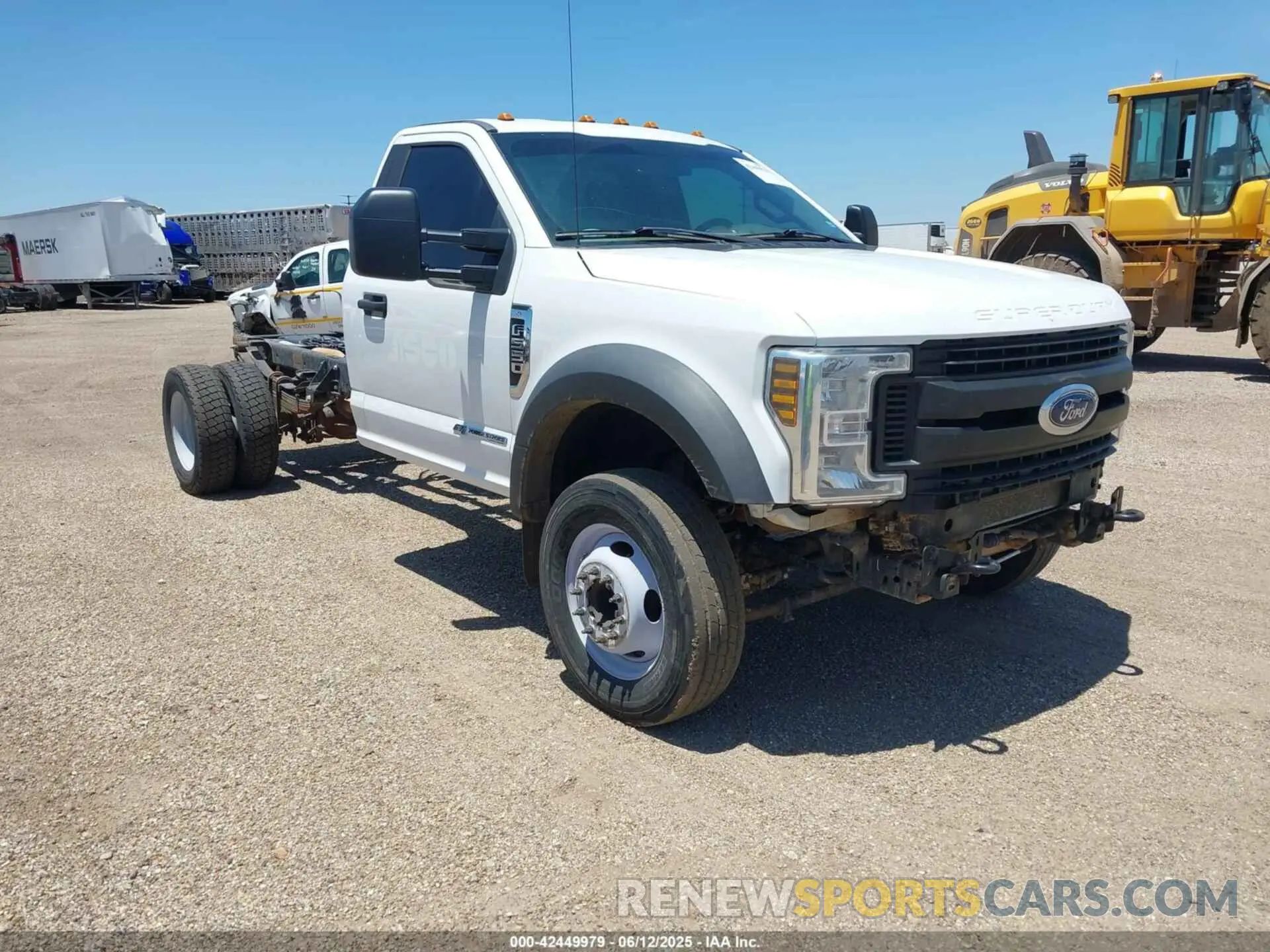 1 Photograph of a damaged car 1FDUF5GT9KEF53213 FORD F-550 CHASSIS 2019