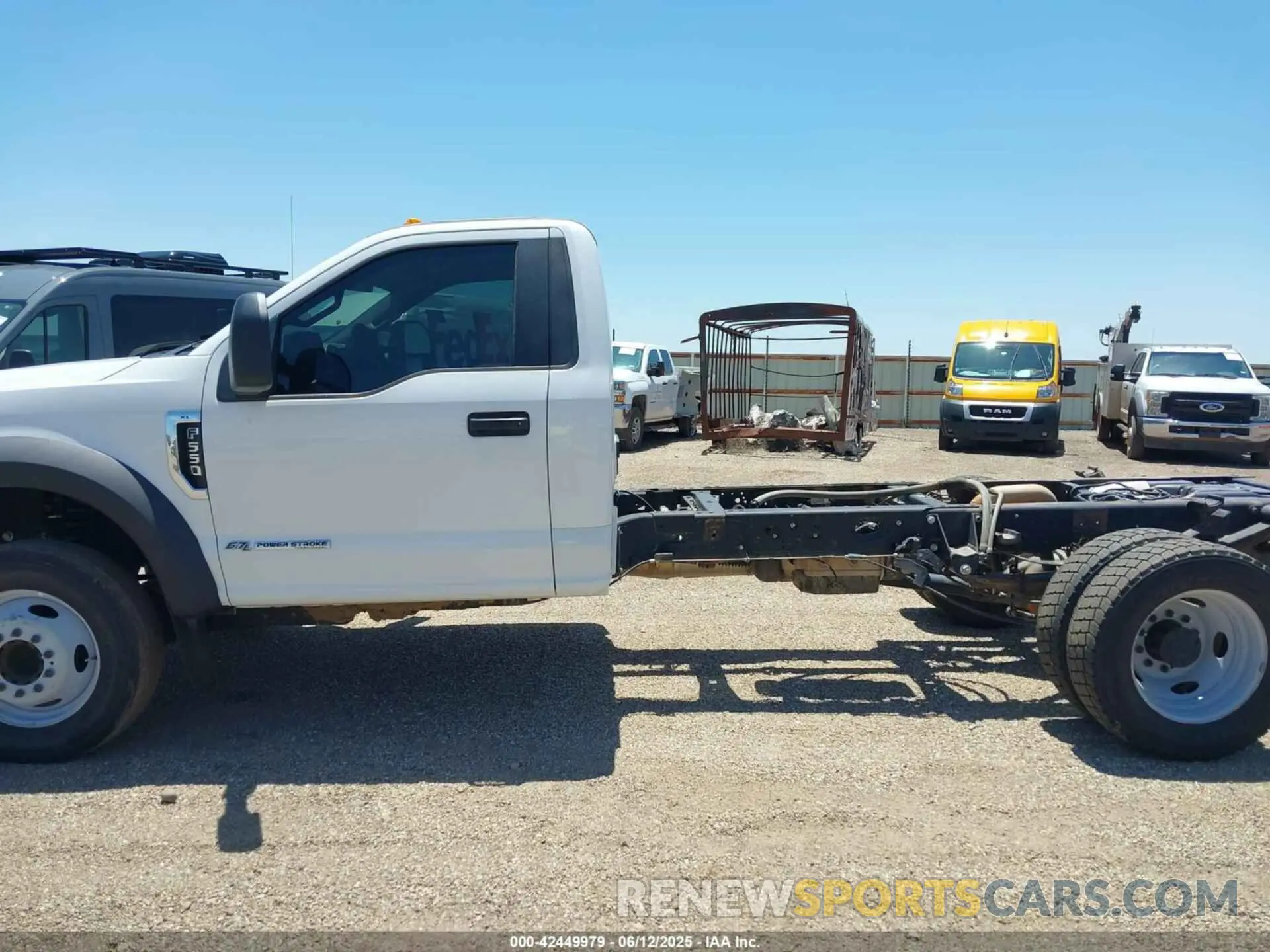 14 Photograph of a damaged car 1FDUF5GT9KEF53213 FORD F-550 CHASSIS 2019