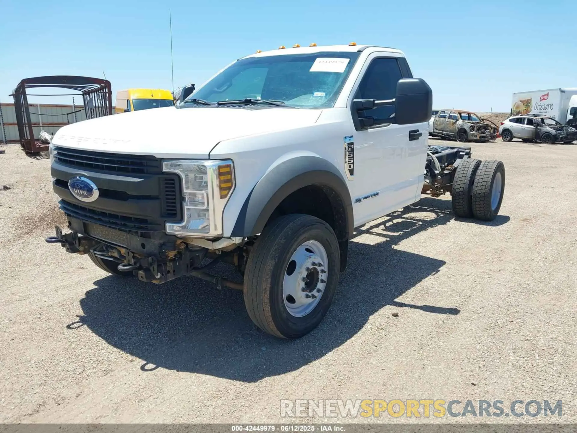 2 Photograph of a damaged car 1FDUF5GT9KEF53213 FORD F-550 CHASSIS 2019