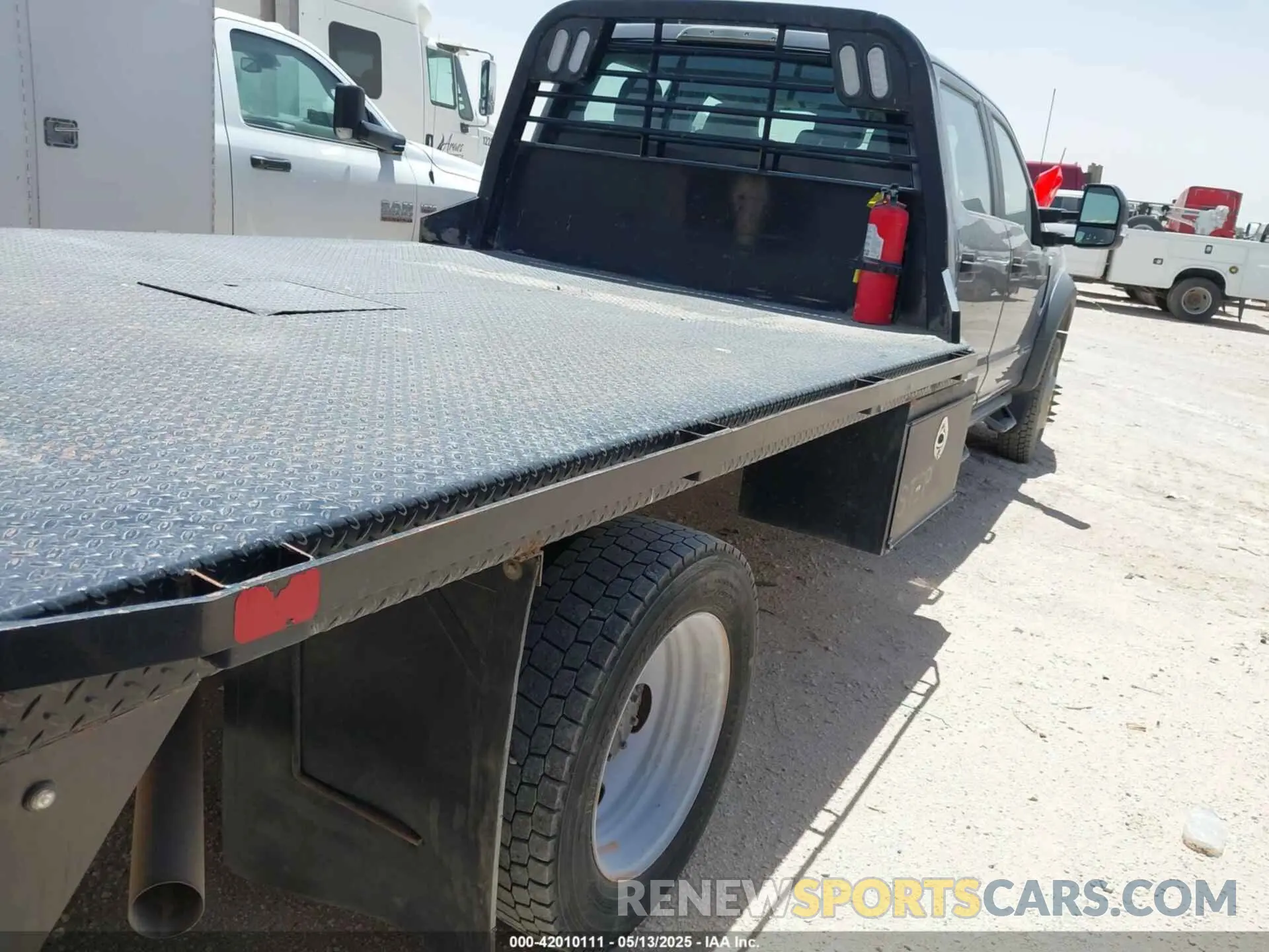 4 Photograph of a damaged car 1FD0W5HT9MED94404 FORD F-550 CHASSIS 2021