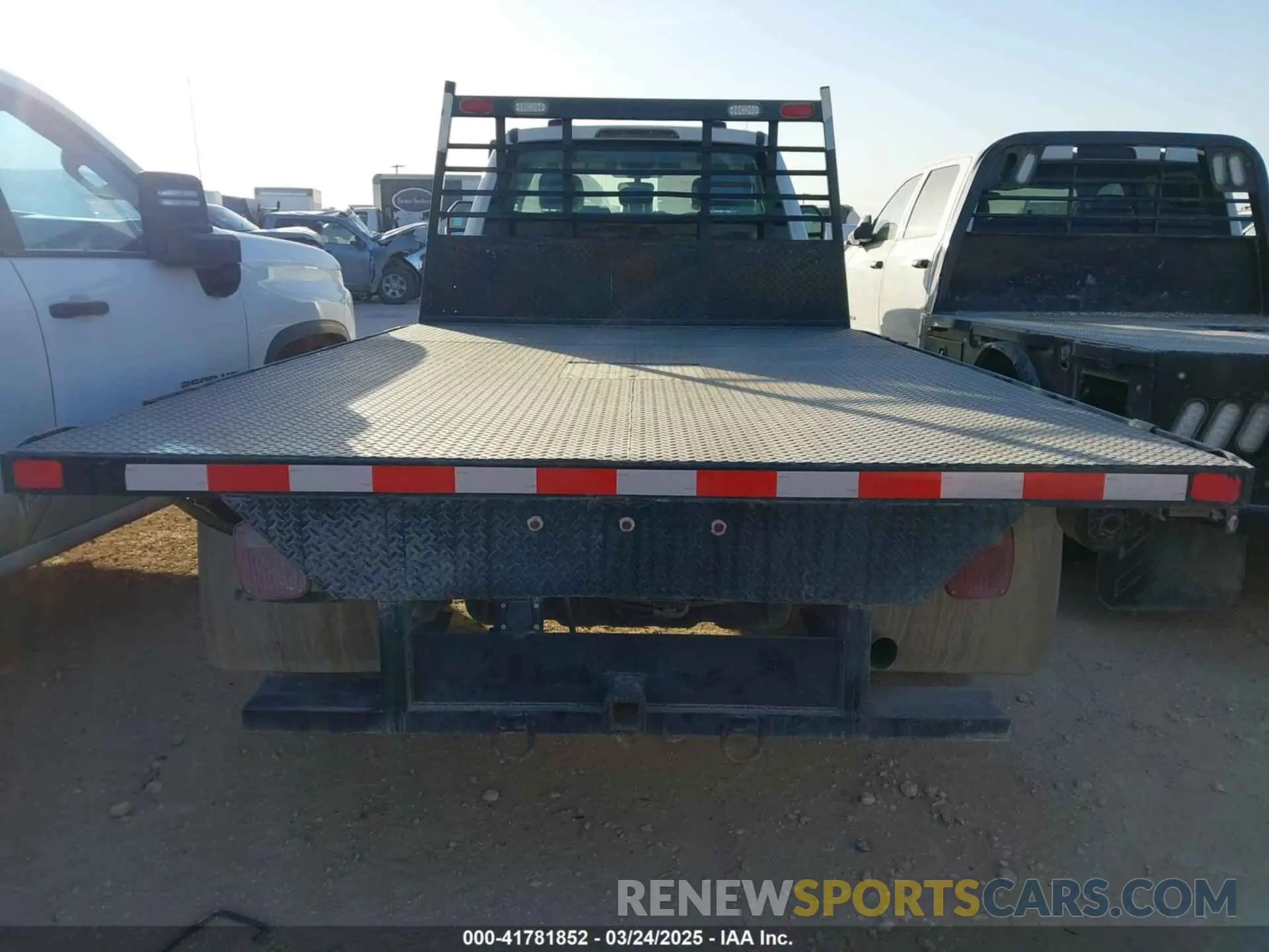 15 Фотография поврежденного автомобиля 1FD0X5HT4MED04735 FORD F-550 CHASSIS 2021