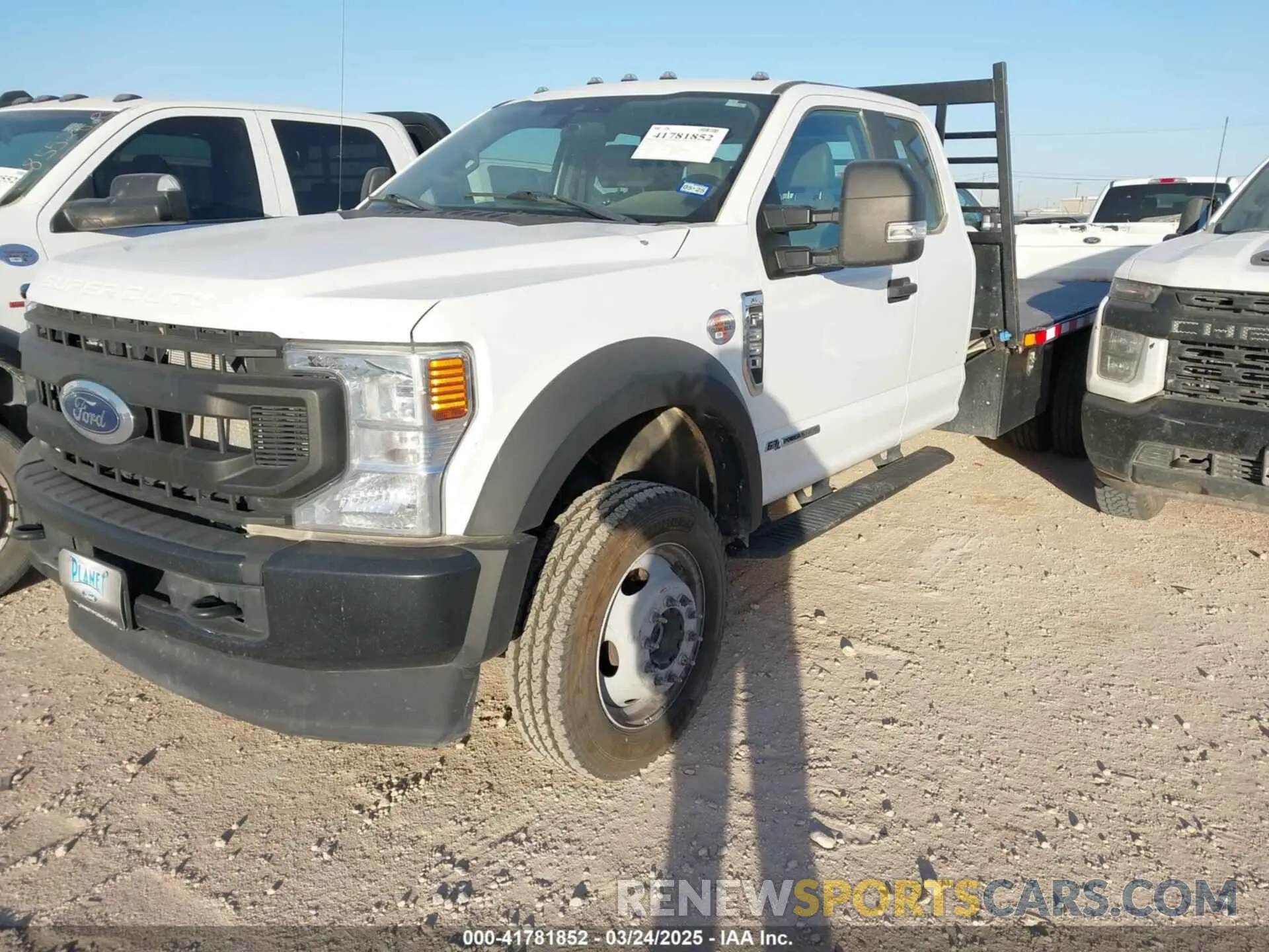 2 Фотография поврежденного автомобиля 1FD0X5HT4MED04735 FORD F-550 CHASSIS 2021