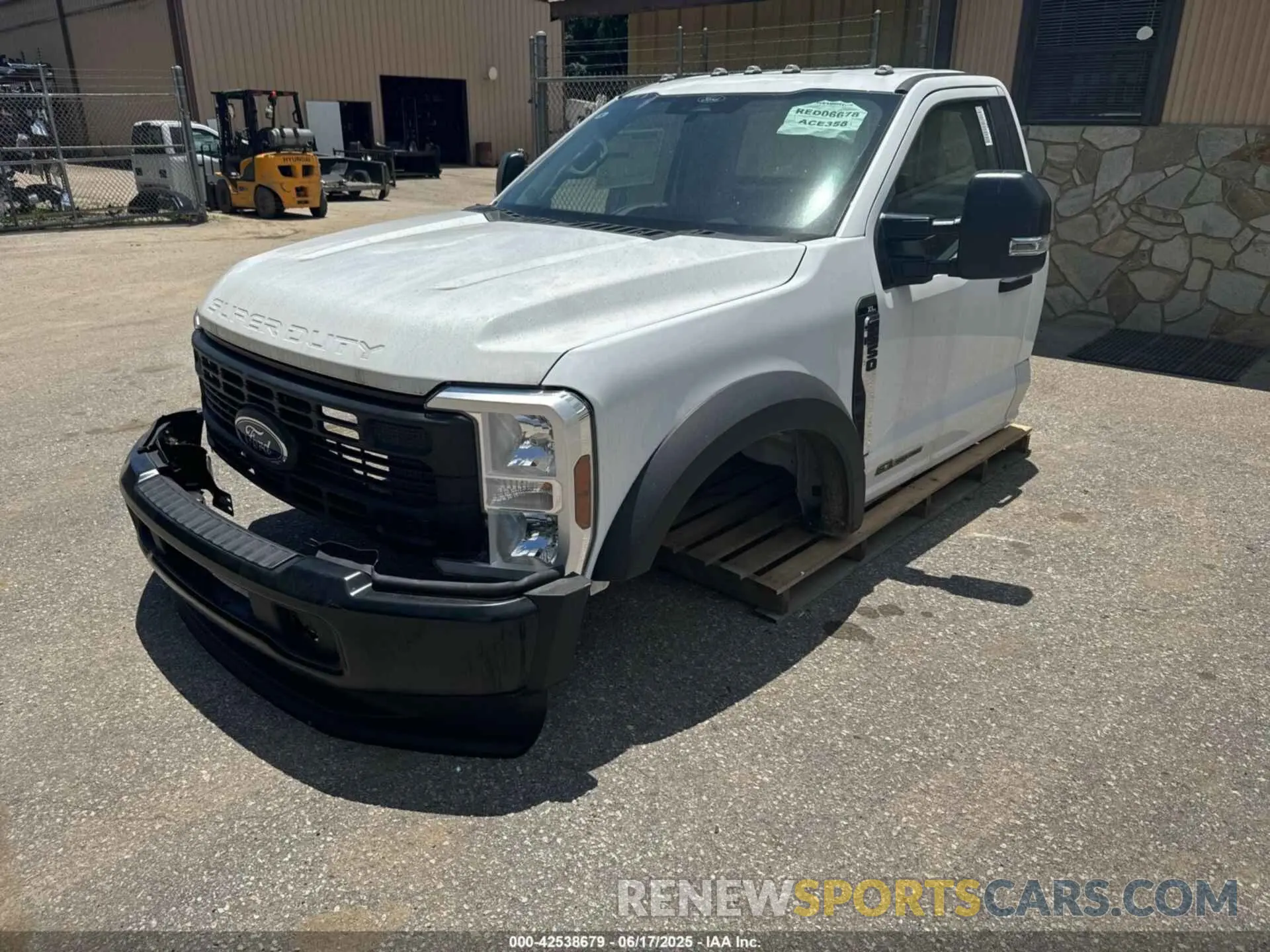 2 Photograph of a damaged car 1FDUF5HT1RED06678 FORD F-550 CHASSIS 2024